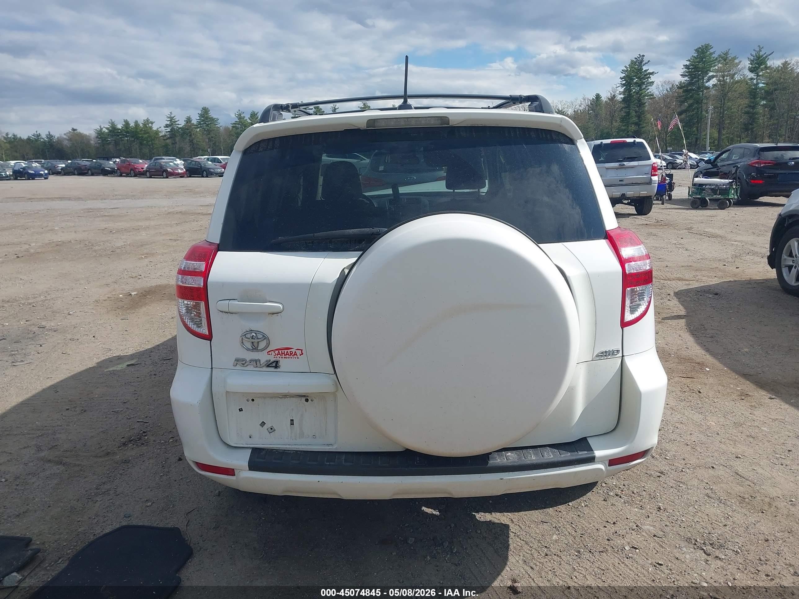 2011 Toyota Rav4   White vin: 2T3BF4DV9BW104618
