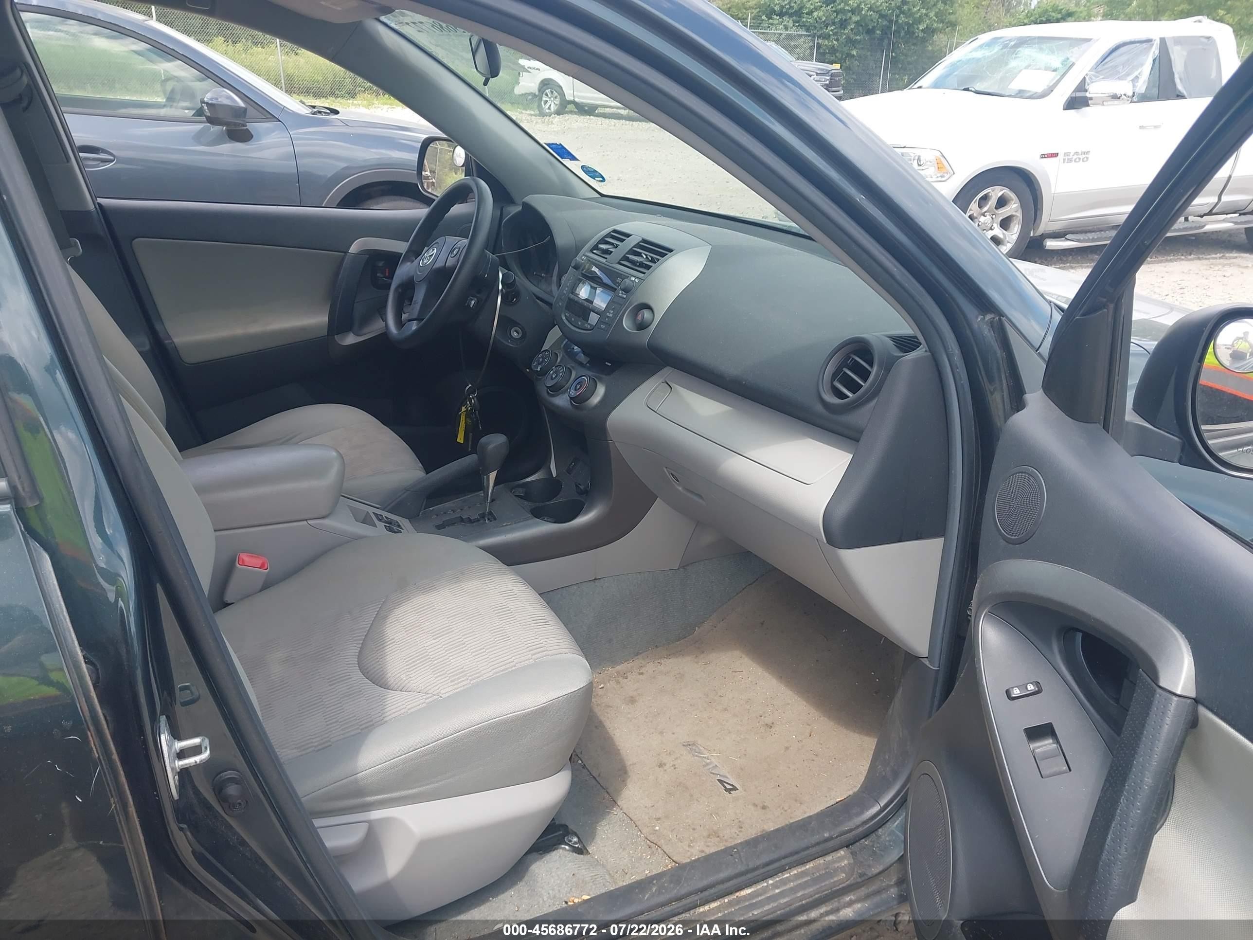 2011 Toyota Rav4   Blue vin: 2T3BF4DV9BW111424