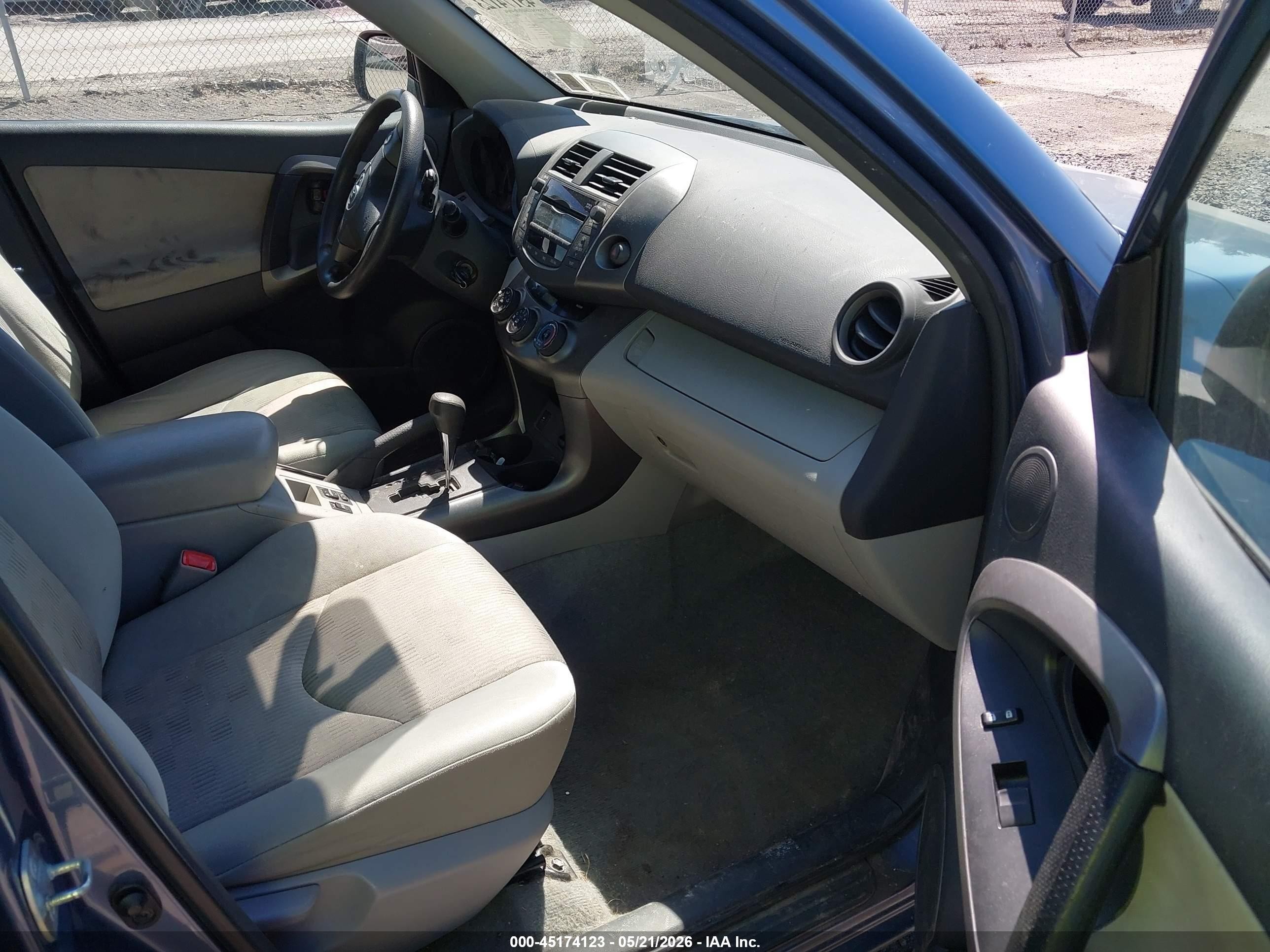 2011 Toyota Rav4   Синий vin: 2T3BF4DV9BW111990