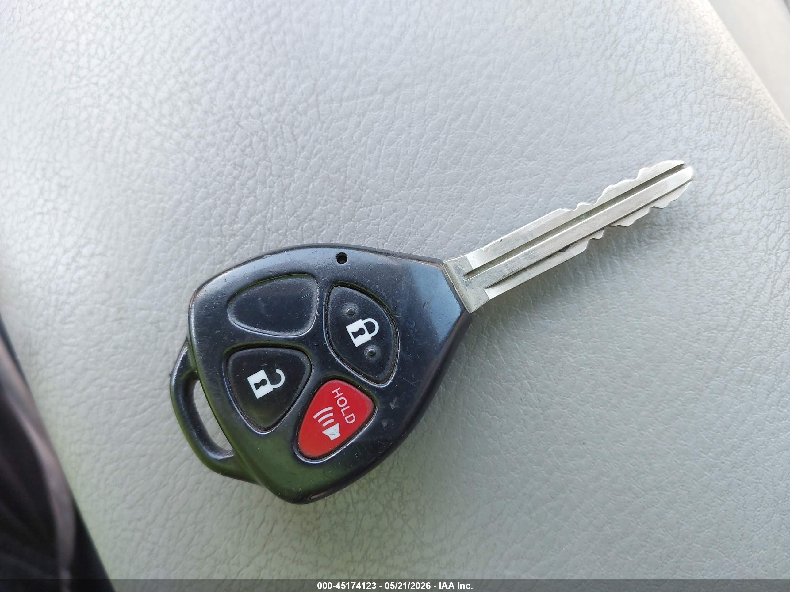 2011 Toyota Rav4   Синий vin: 2T3BF4DV9BW111990