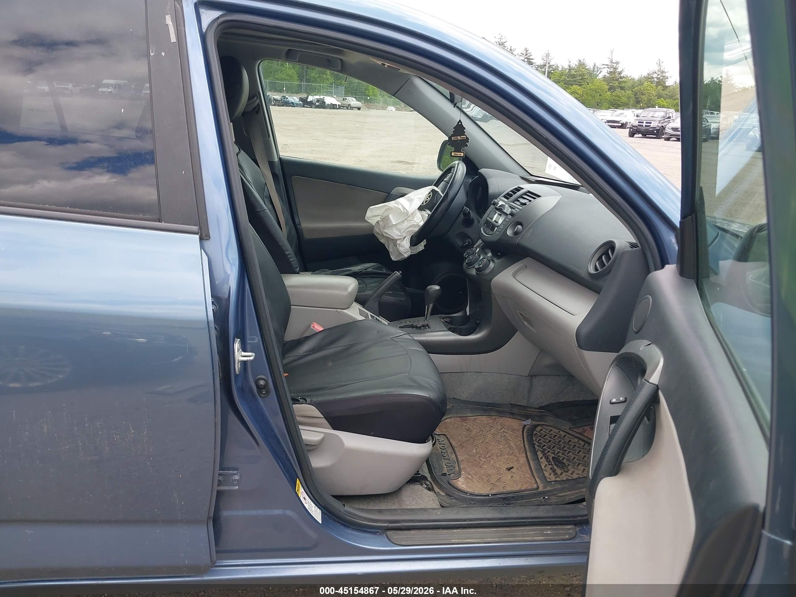 2011 Toyota Rav4   Blue vin: 2T3BF4DV9BW128420