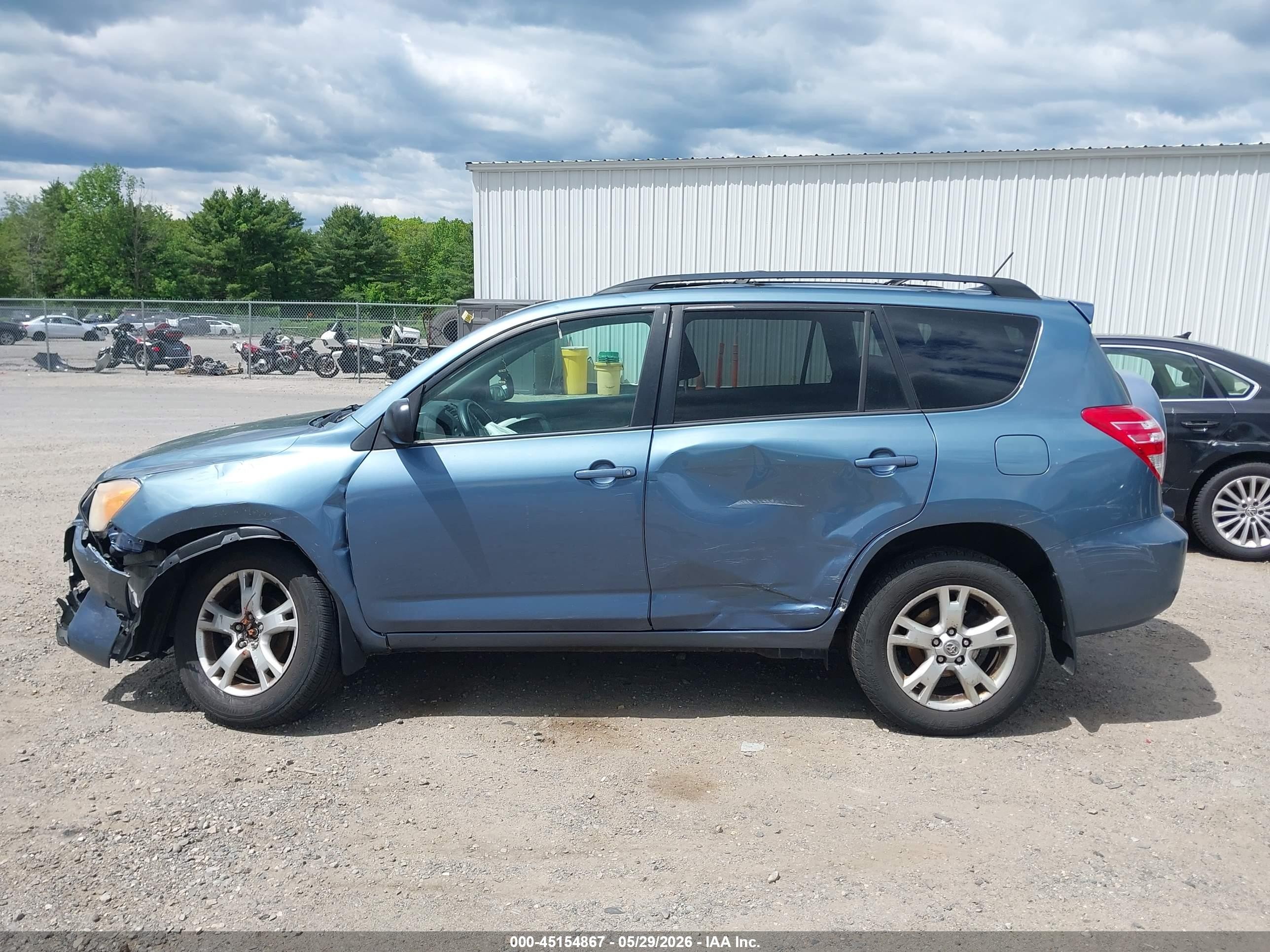 2011 Toyota Rav4   Blue vin: 2T3BF4DV9BW128420