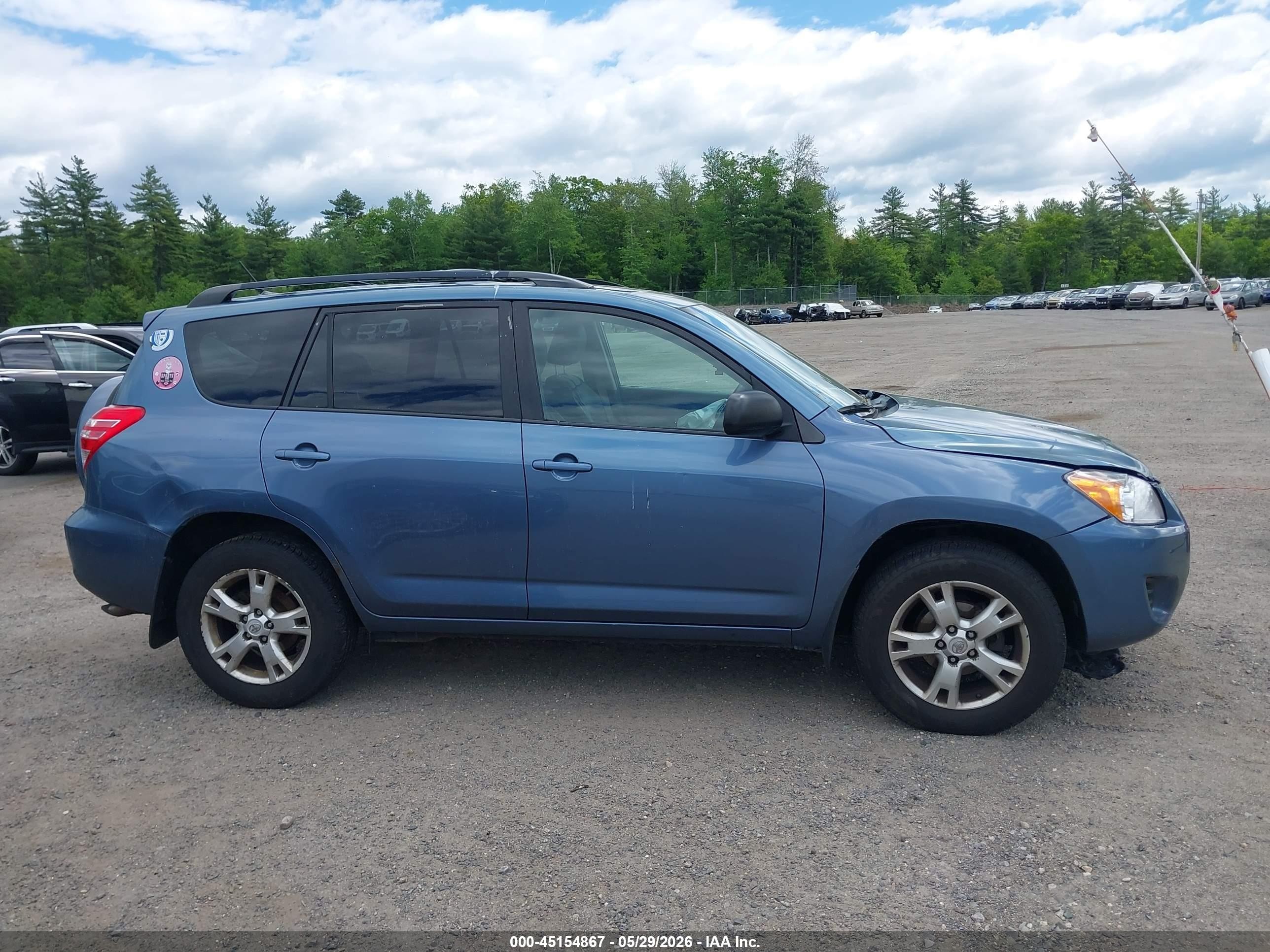2011 Toyota Rav4   Blue vin: 2T3BF4DV9BW128420