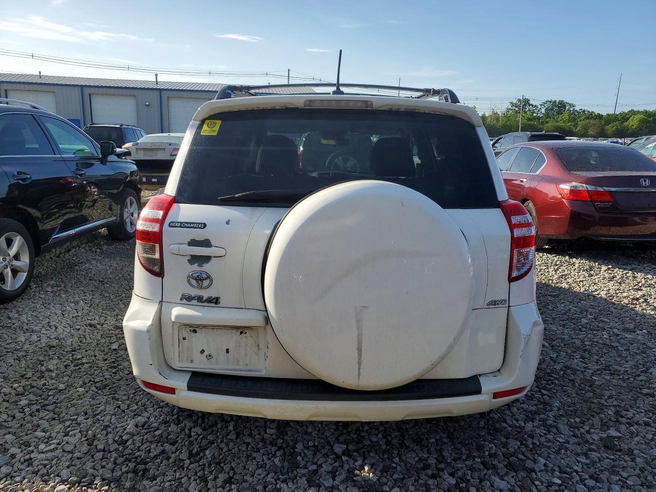 2011 Toyota Rav4 Base White vin: 2T3BF4DV9BW162681