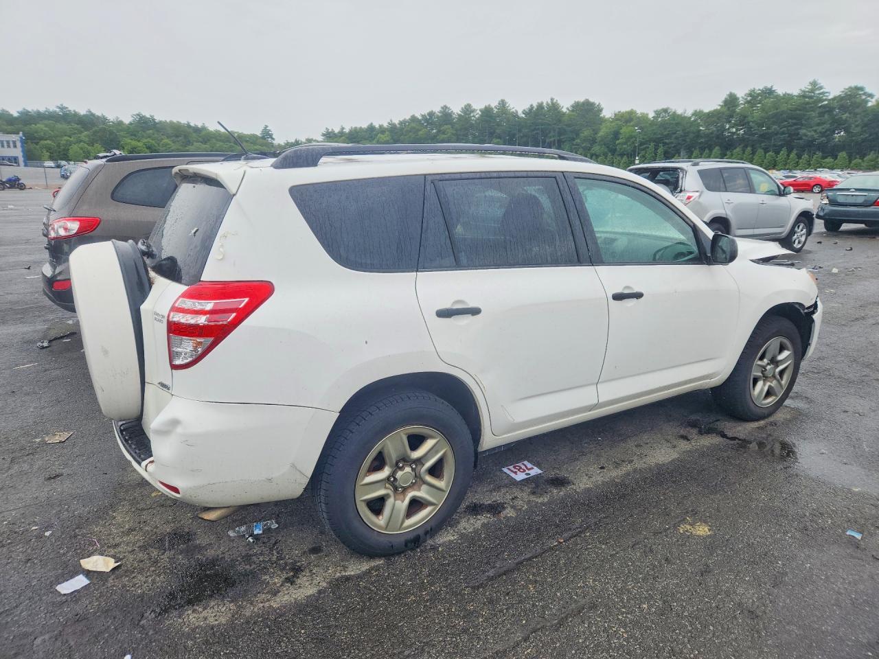 2011 Toyota Rav4 Base White vin: 2T3BF4DV9BW167492