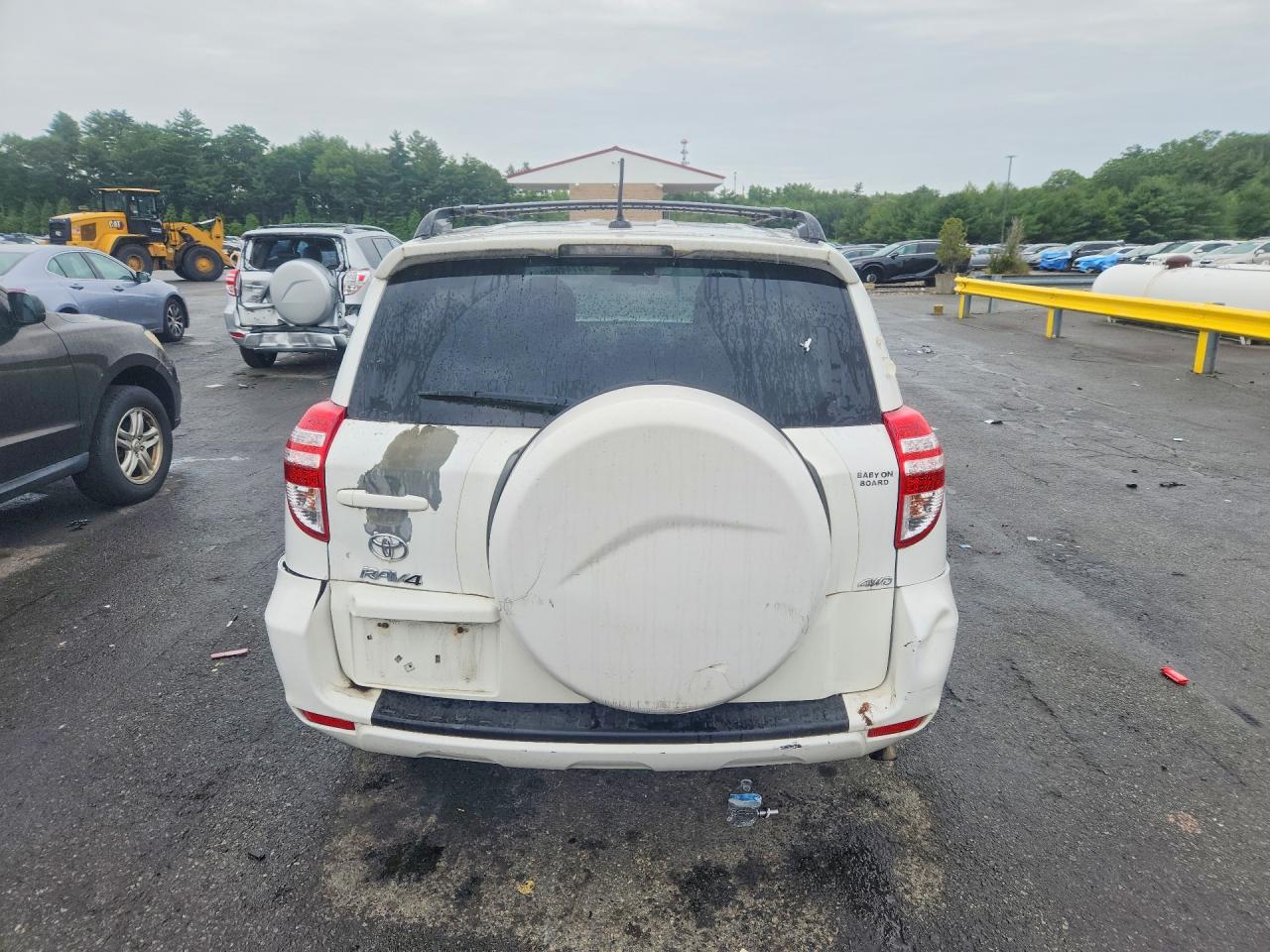 2011 Toyota Rav4 Base White vin: 2T3BF4DV9BW167492