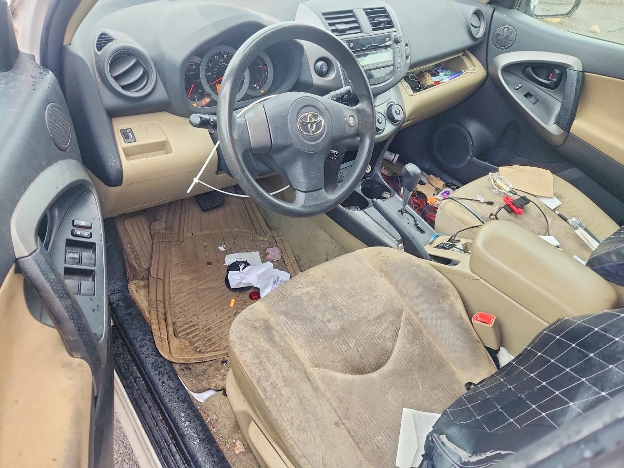 2011 Toyota Rav4 Base White vin: 2T3BF4DV9BW167492