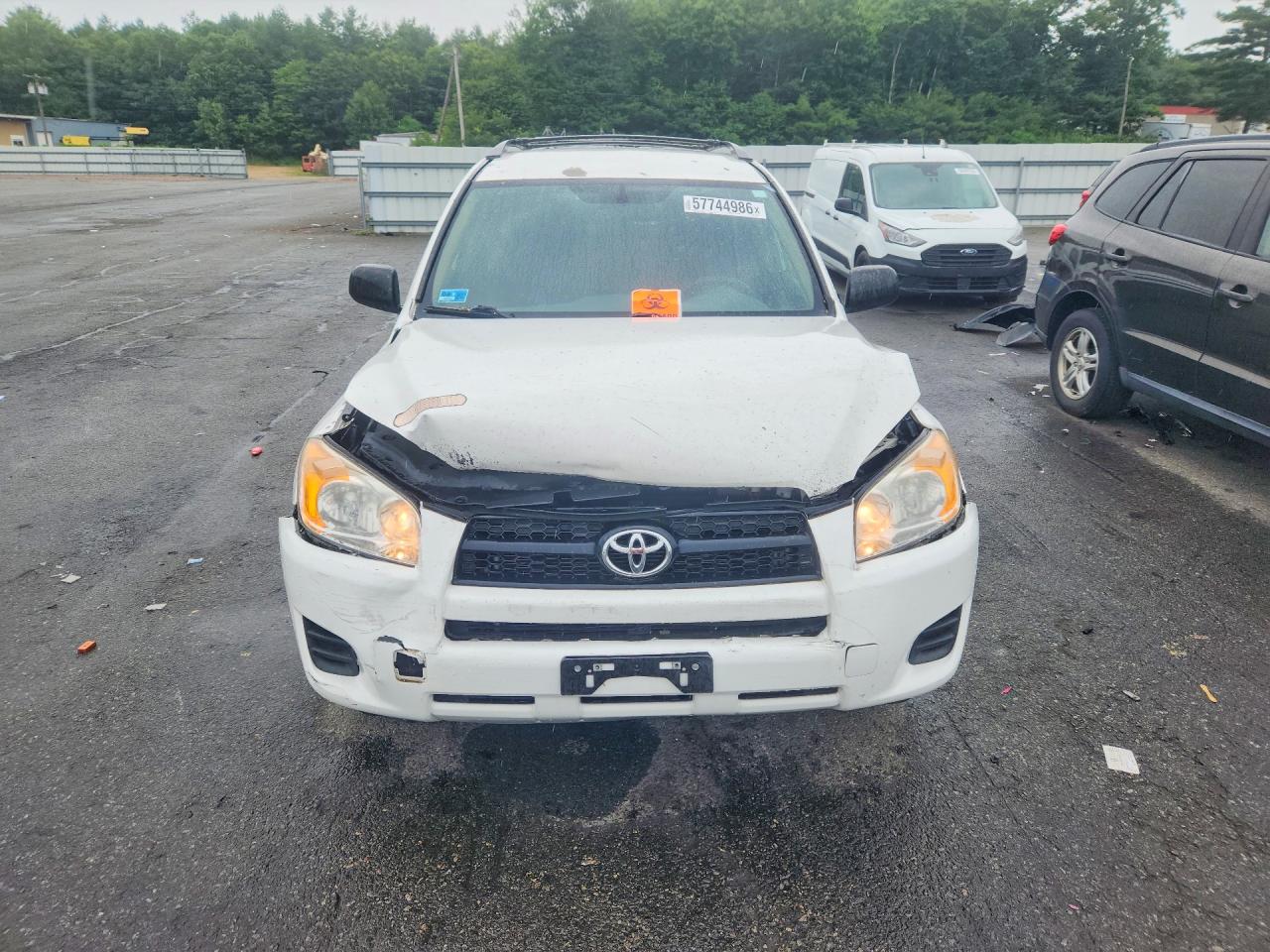 2011 Toyota Rav4 Base White vin: 2T3BF4DV9BW167492