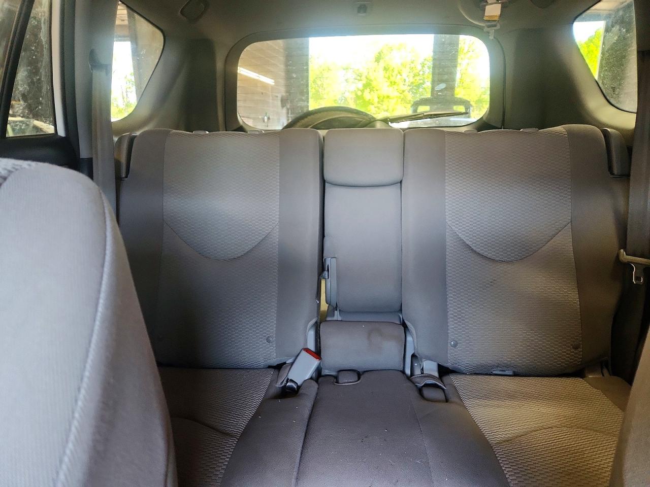 2012 Toyota Rav4 Base White vin: 2T3BF4DV9CW178591