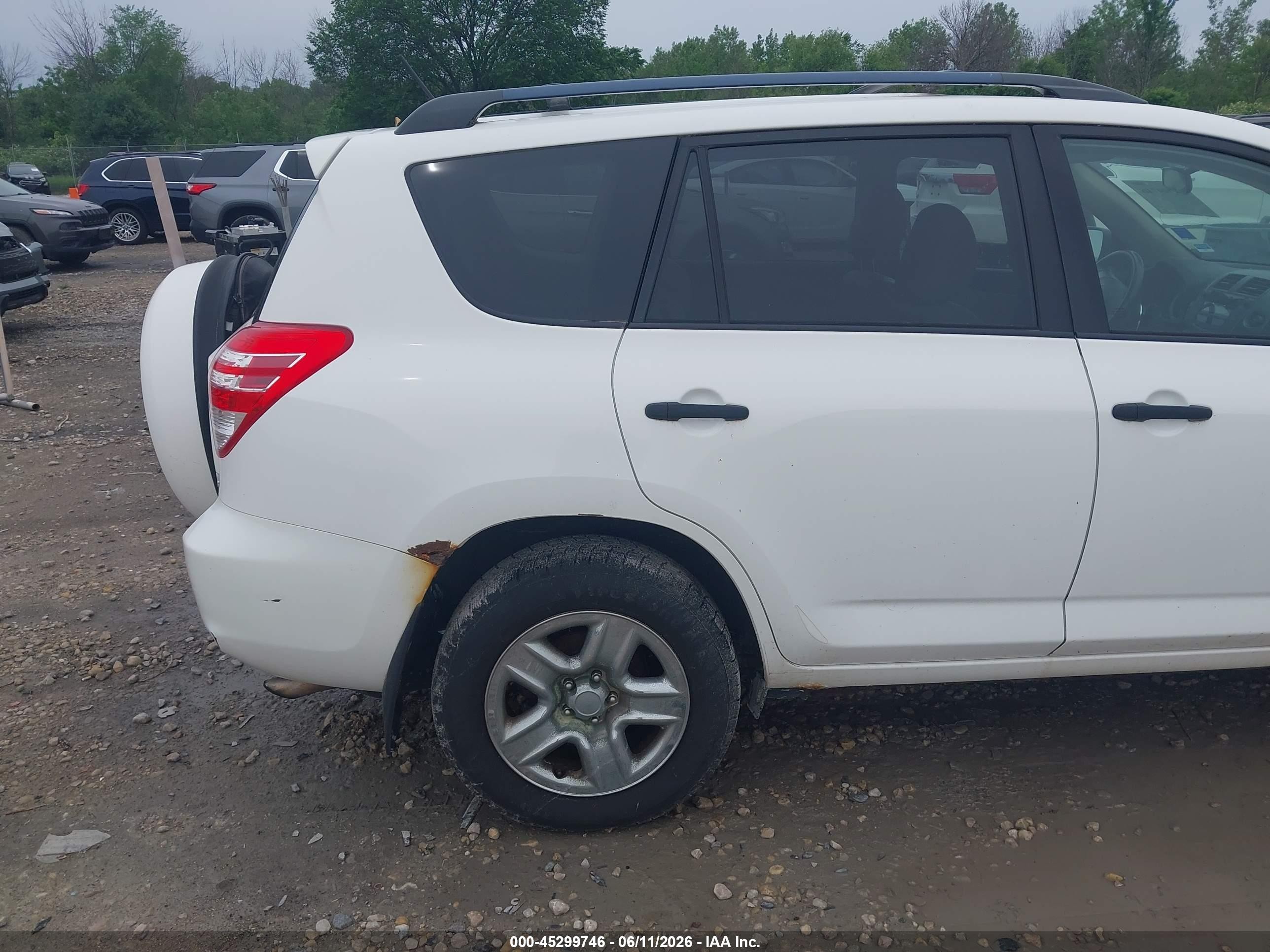 2010 Toyota Rav4   White vin: 2T3BF4DVXAW031869