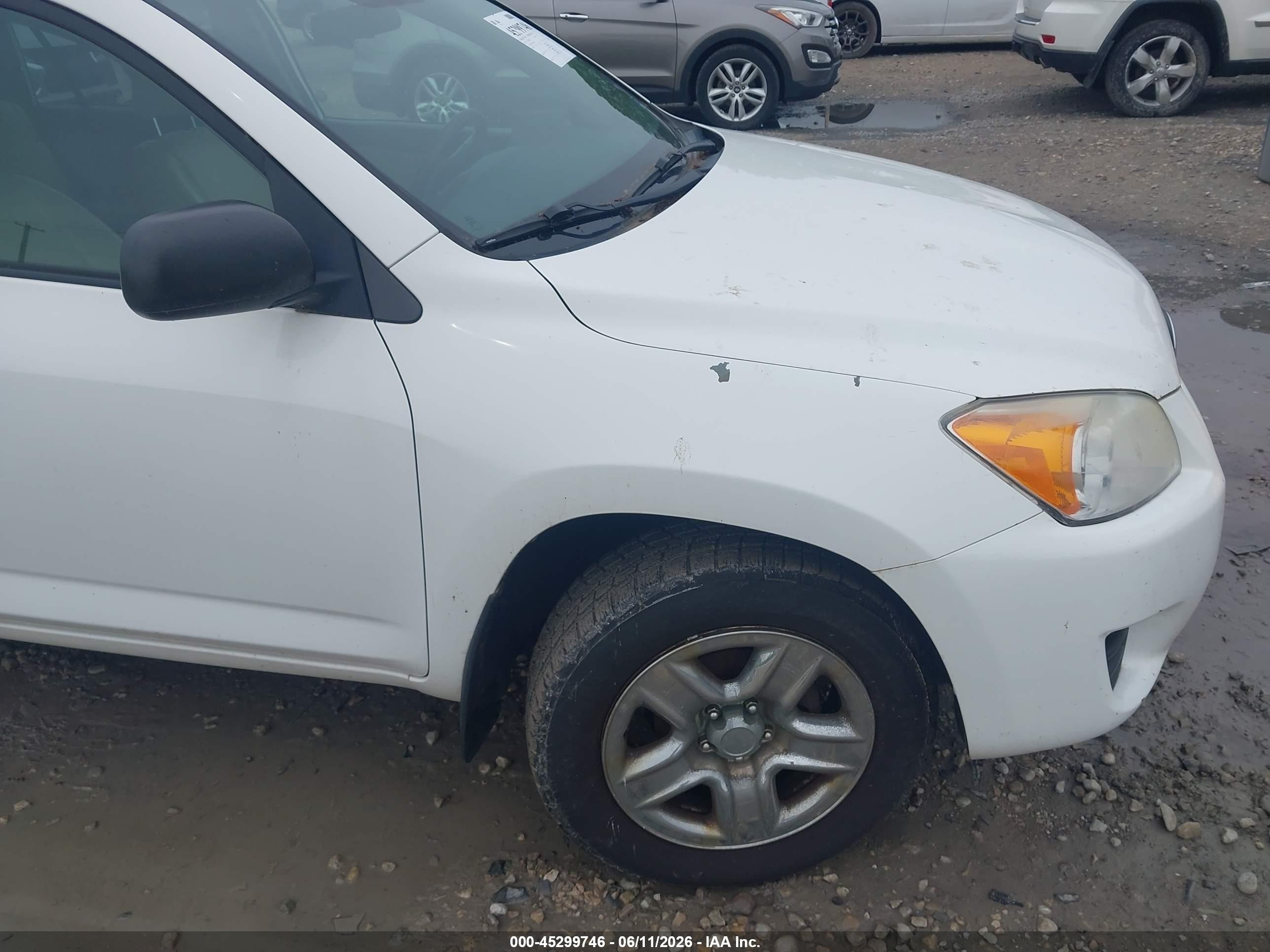 2010 Toyota Rav4   White vin: 2T3BF4DVXAW031869