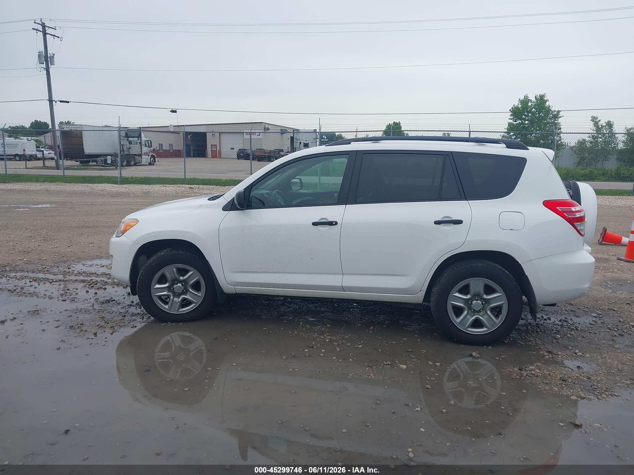 2010 Toyota Rav4   White vin: 2T3BF4DVXAW031869
