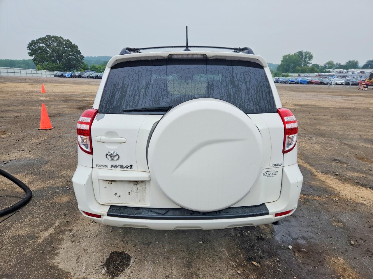 2010 Toyota Rav4 Base White vin: 2T3BF4DVXAW039700