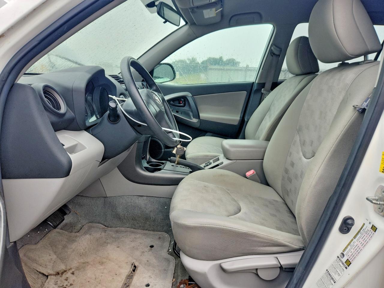 2010 Toyota Rav4 Base White vin: 2T3BF4DVXAW039700
