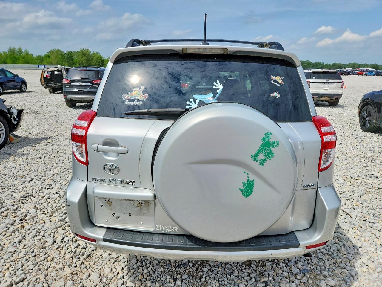 2010 Toyota Rav4 Base Silver vin: 2T3BF4DVXAW058098