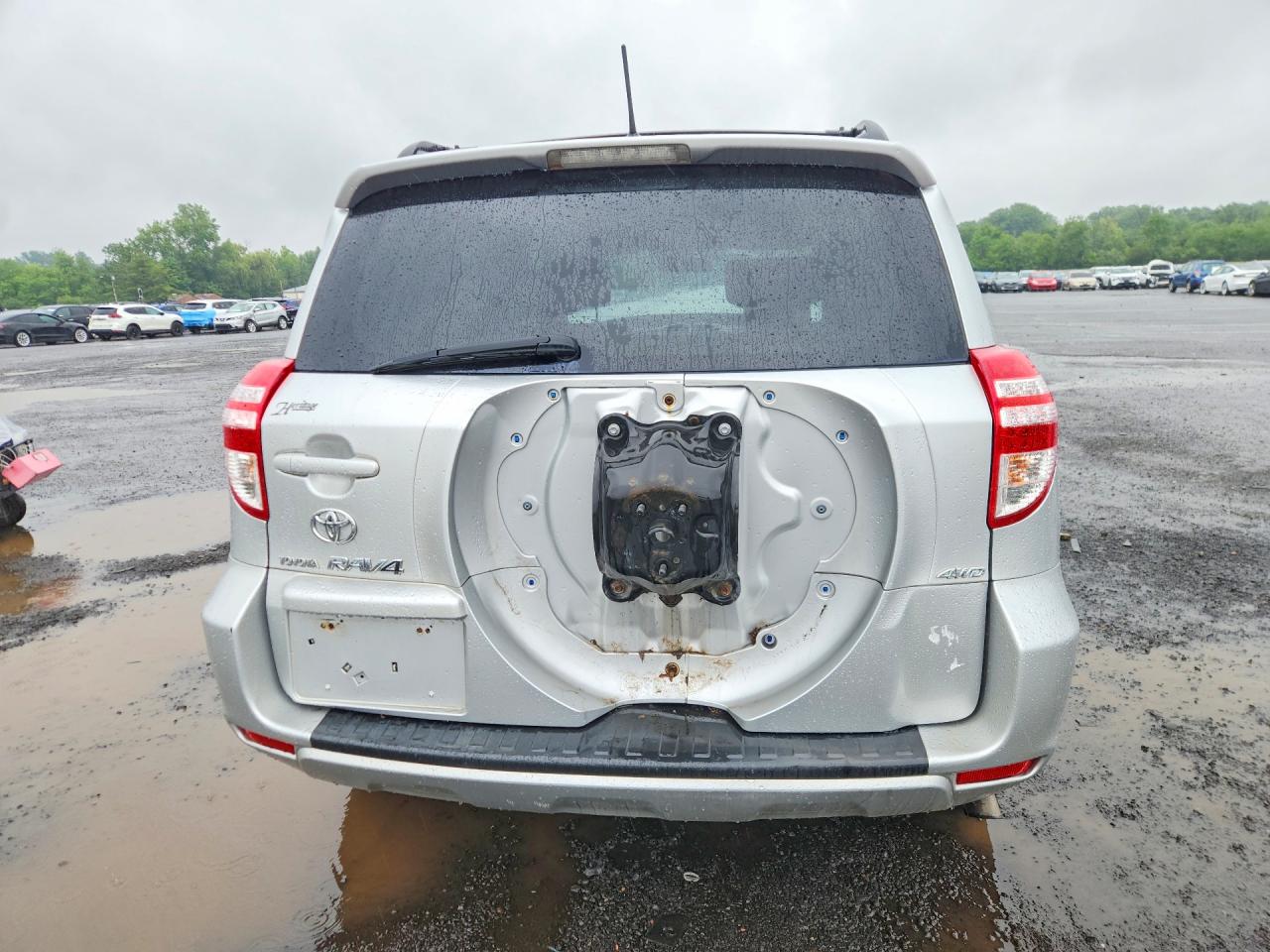2010 Toyota Rav4 Base Серебряный vin: 2T3BF4DVXAW072227