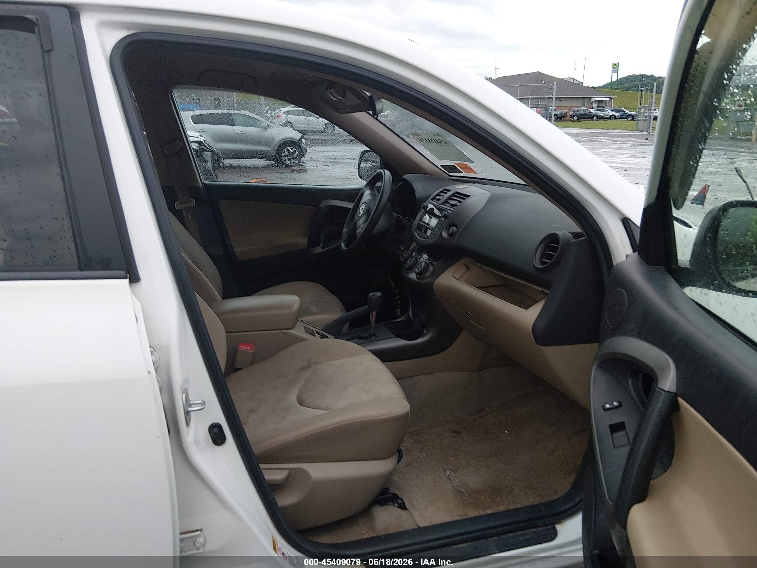 2010 Toyota Rav4   White vin: 2T3BF4DVXAW079808