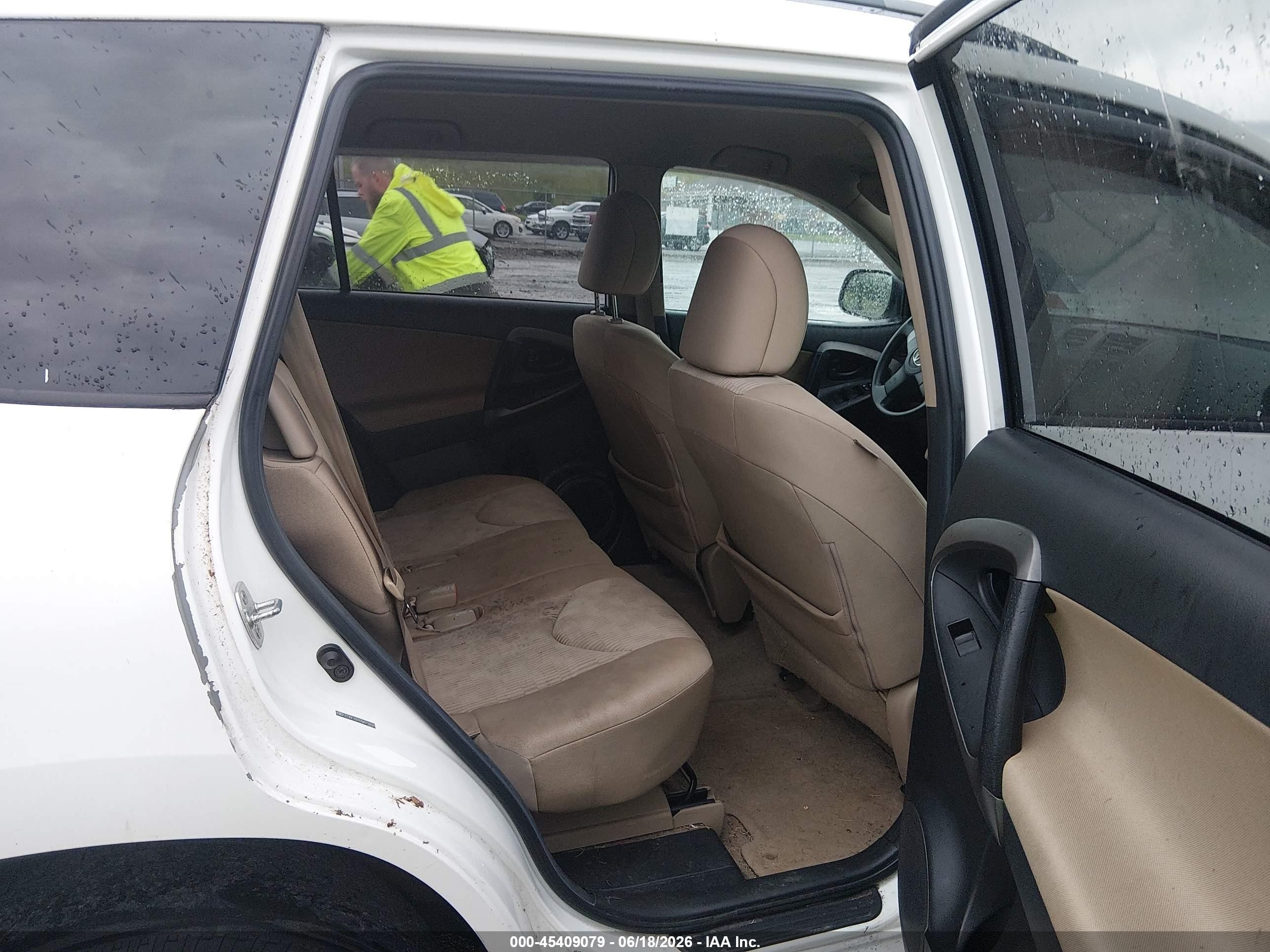 2010 Toyota Rav4   White vin: 2T3BF4DVXAW079808