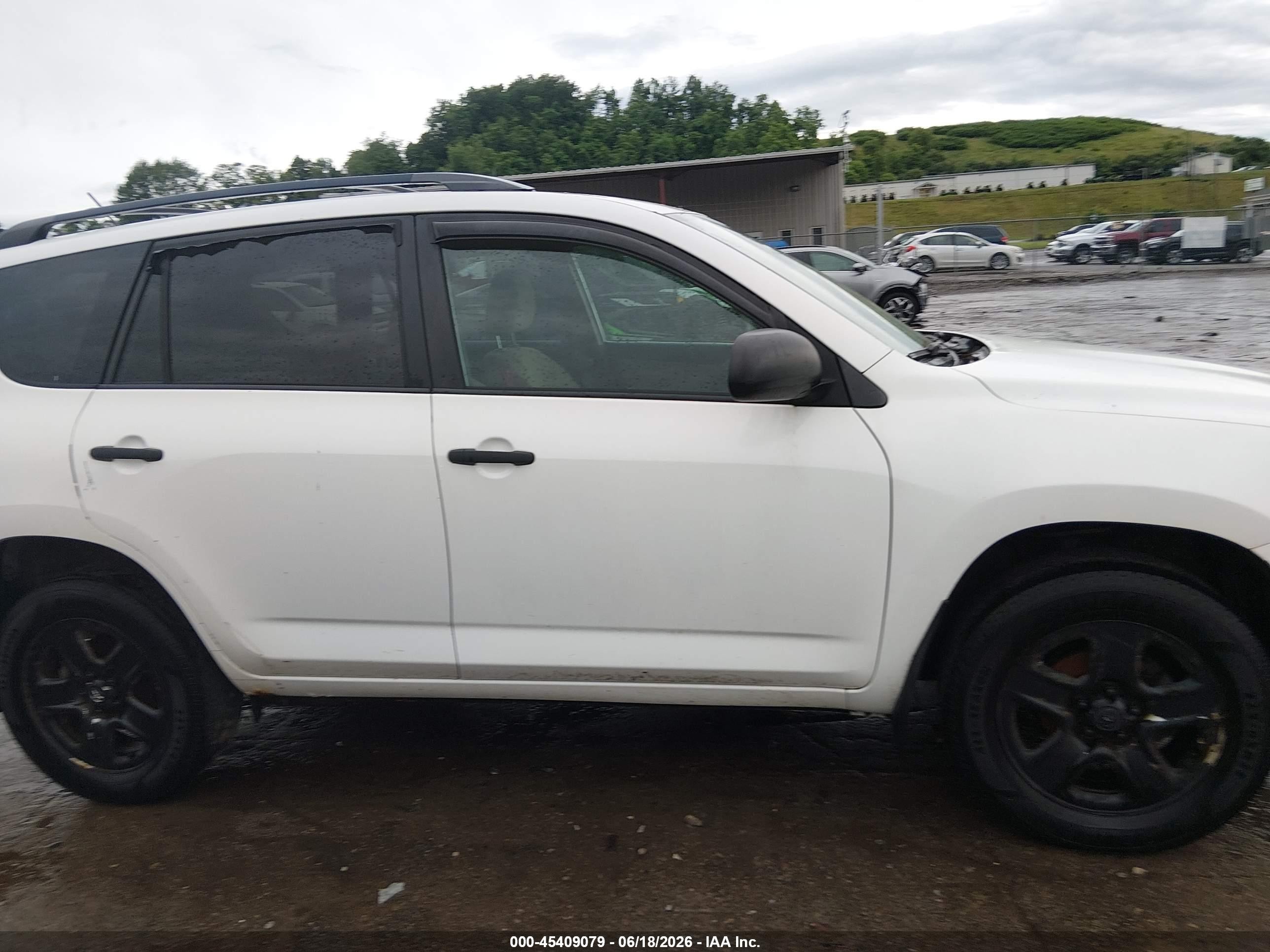 2010 Toyota Rav4   White vin: 2T3BF4DVXAW079808