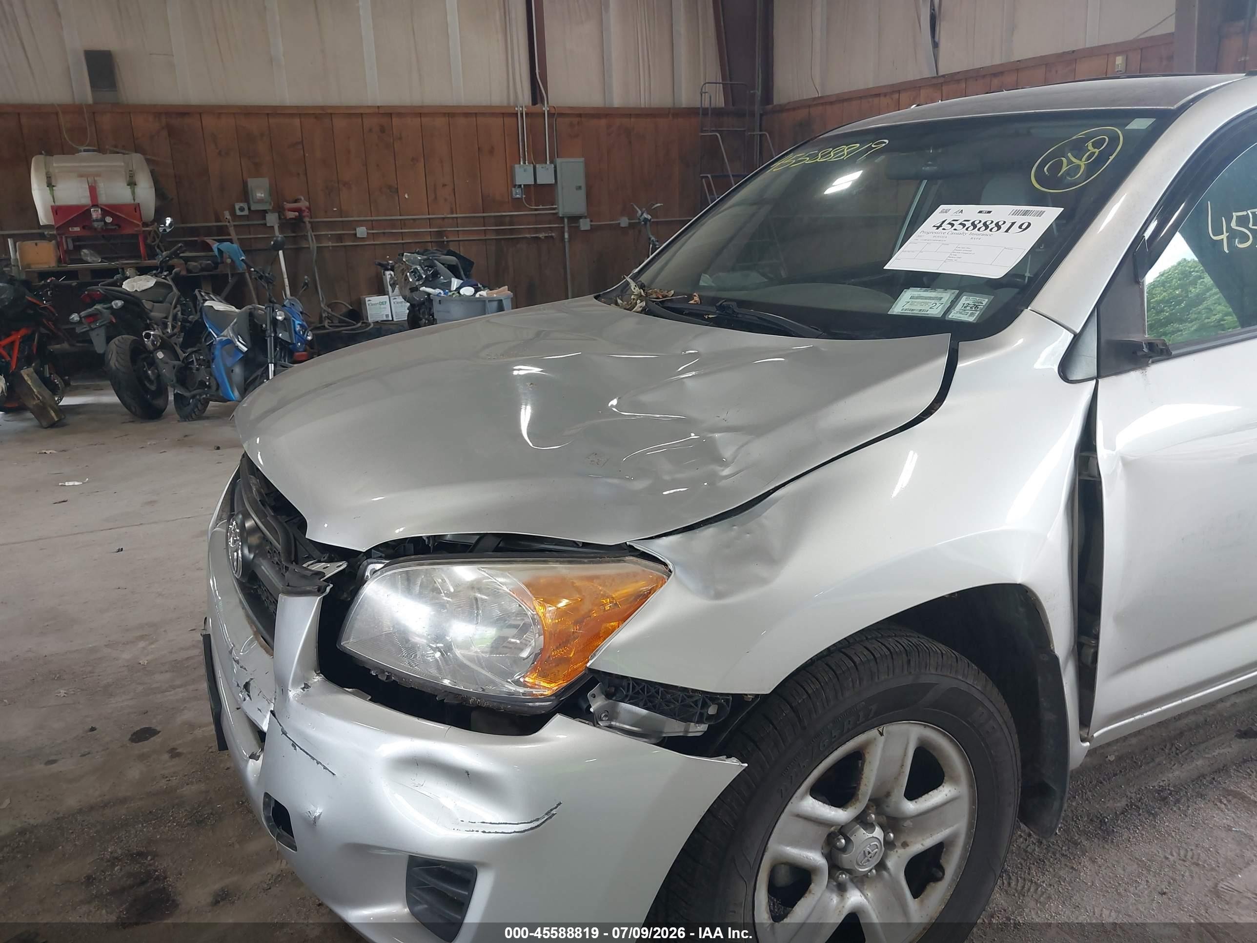 2011 Toyota Rav4   Silver vin: 2T3BF4DVXBW082659