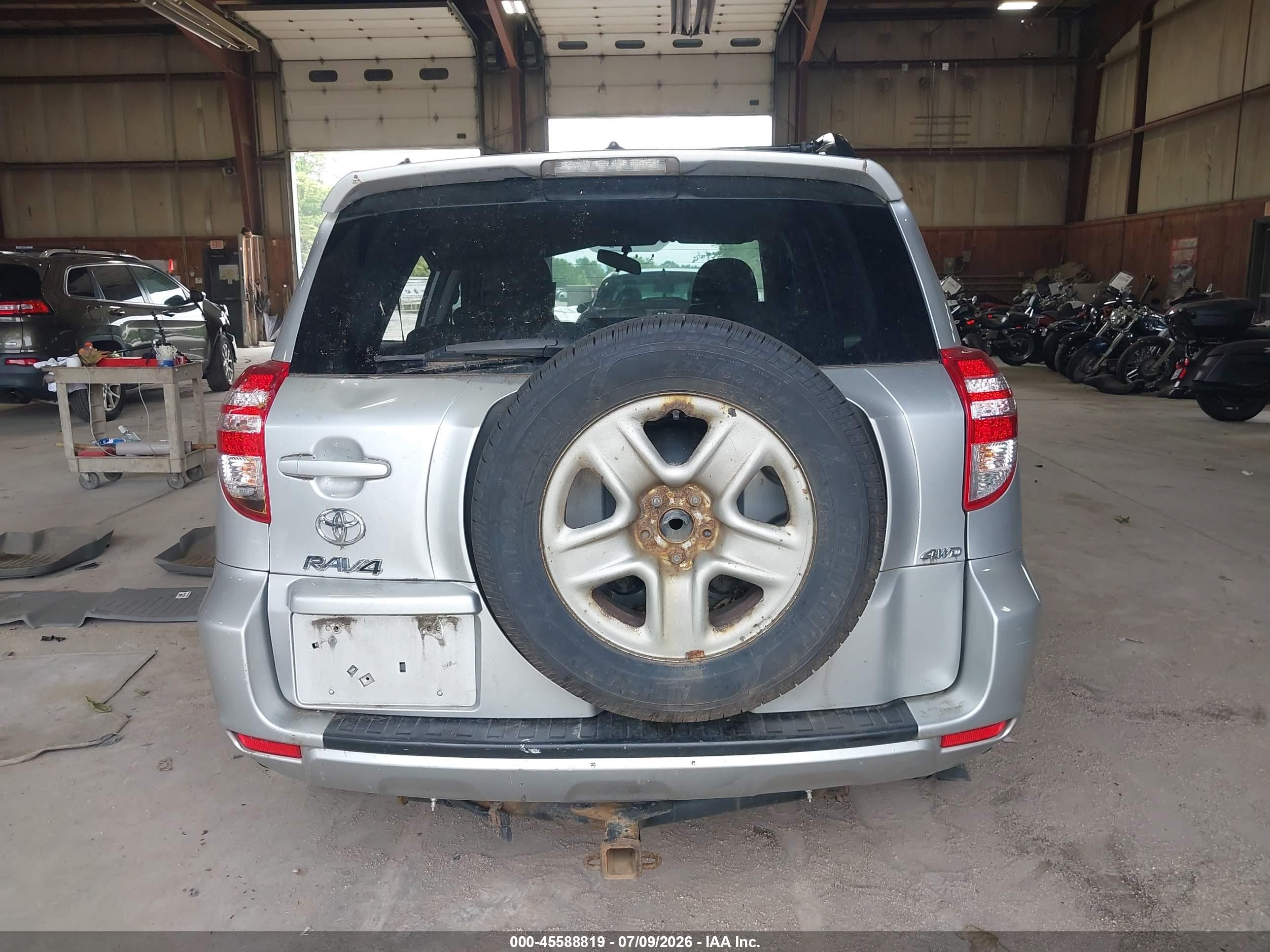 2011 Toyota Rav4   Silver vin: 2T3BF4DVXBW082659