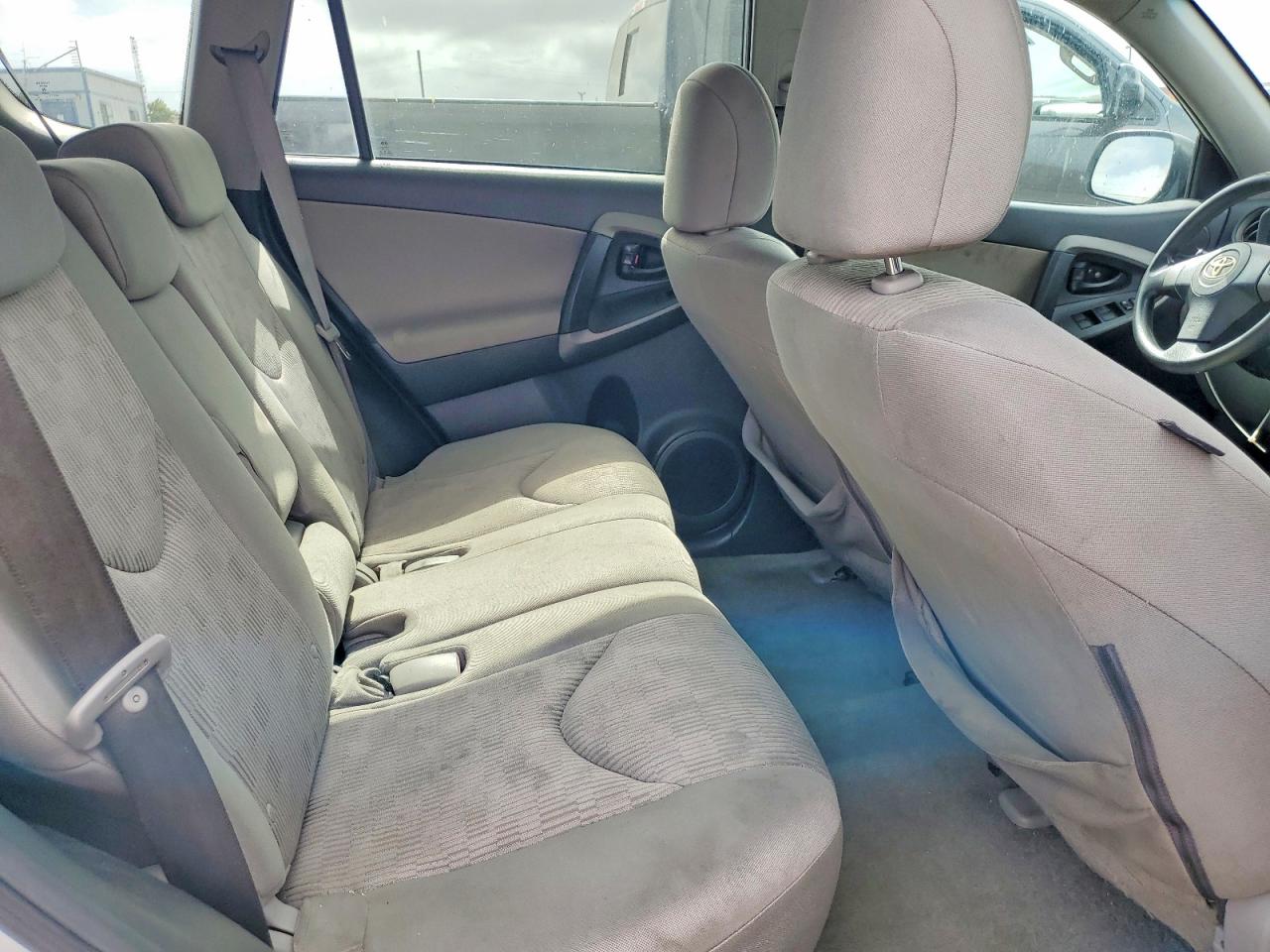 2011 Toyota Rav4 Base Silver vin: 2T3BF4DVXBW084380