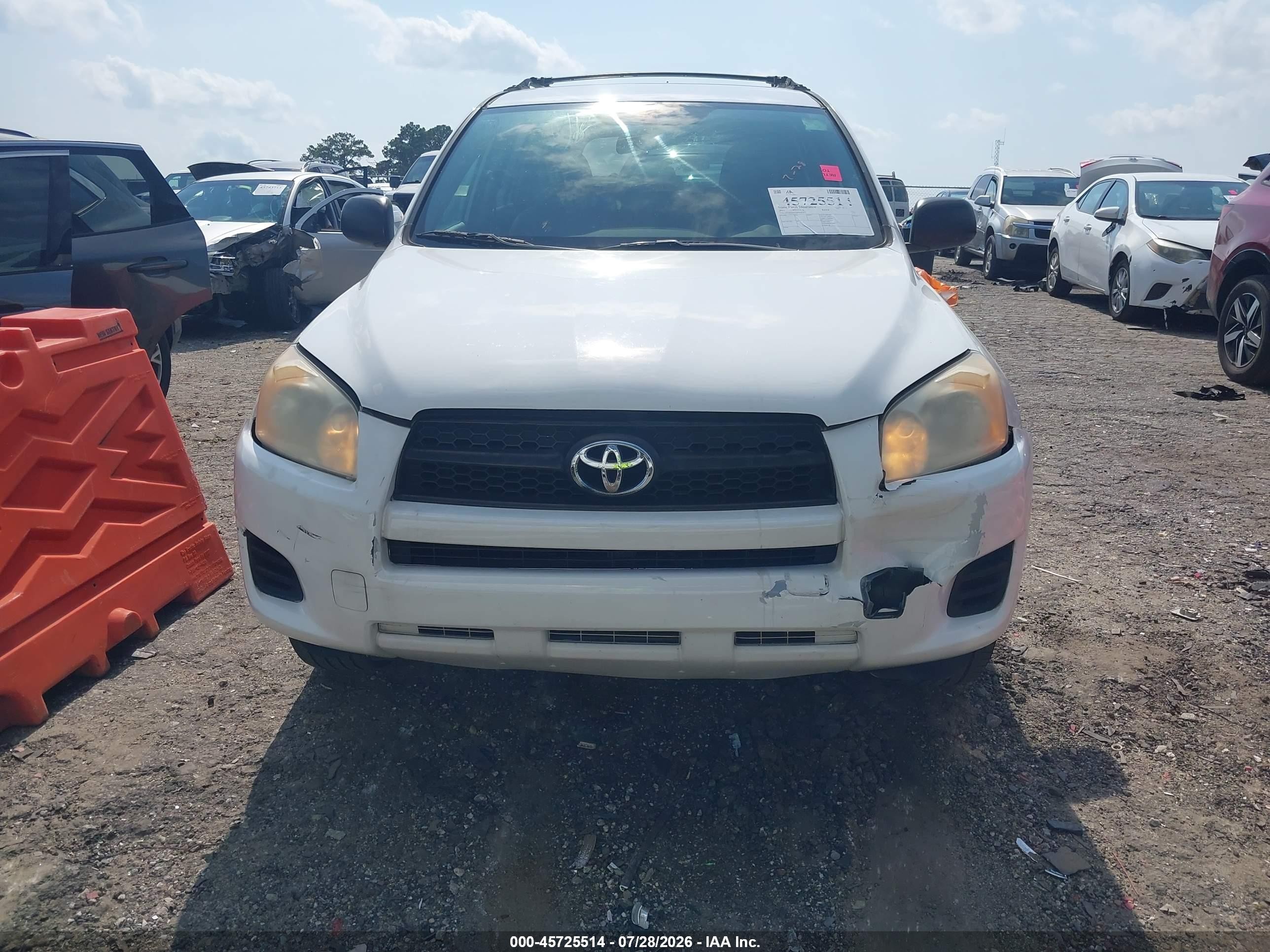 2011 Toyota Rav4   Белый vin: 2T3BF4DVXBW087473