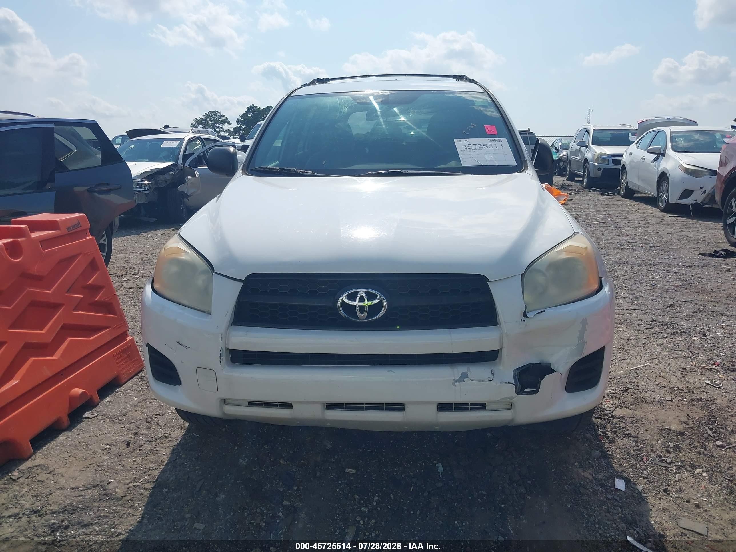 2011 Toyota Rav4   Белый vin: 2T3BF4DVXBW087473
