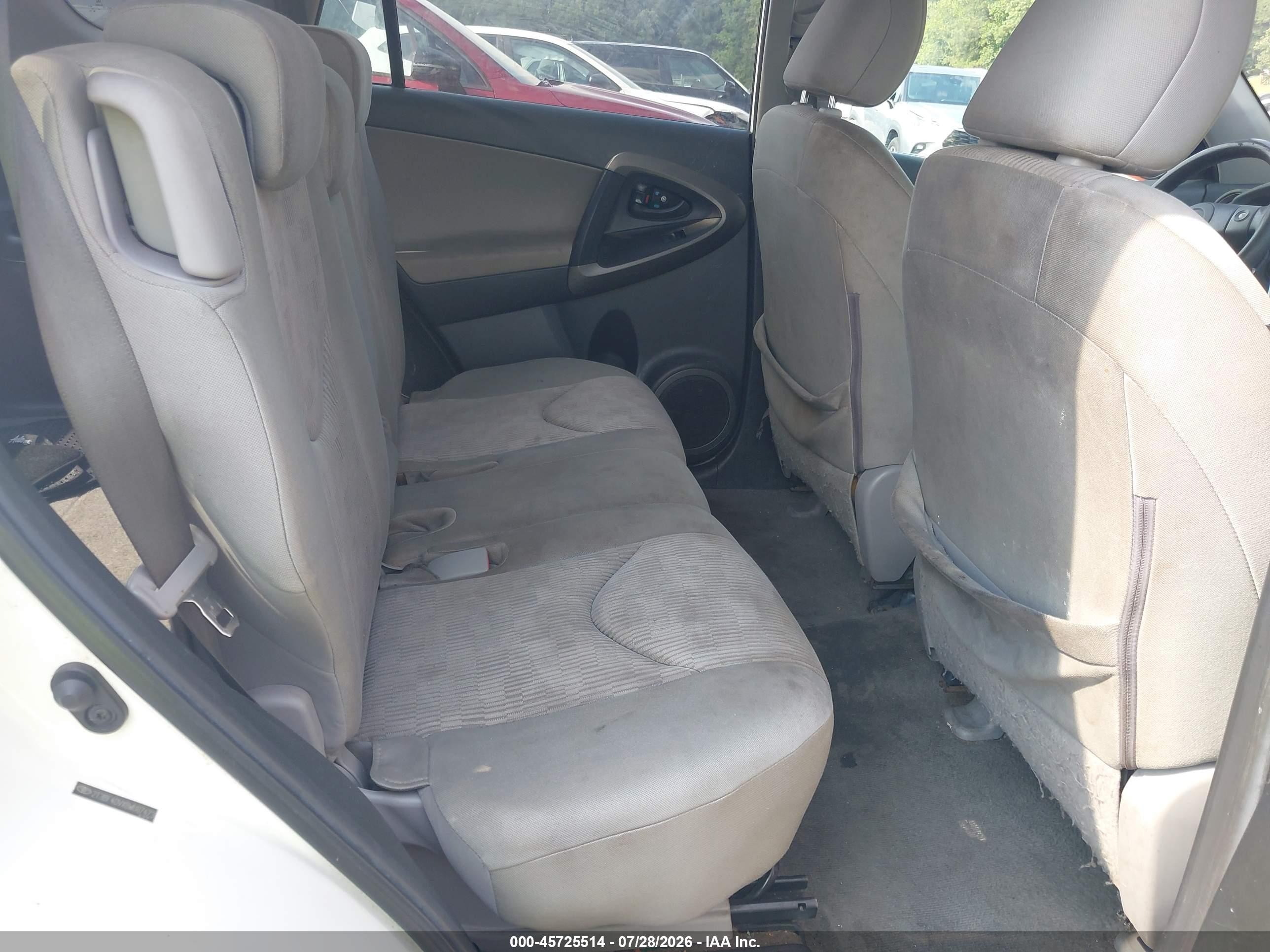 2011 Toyota Rav4   Белый vin: 2T3BF4DVXBW087473