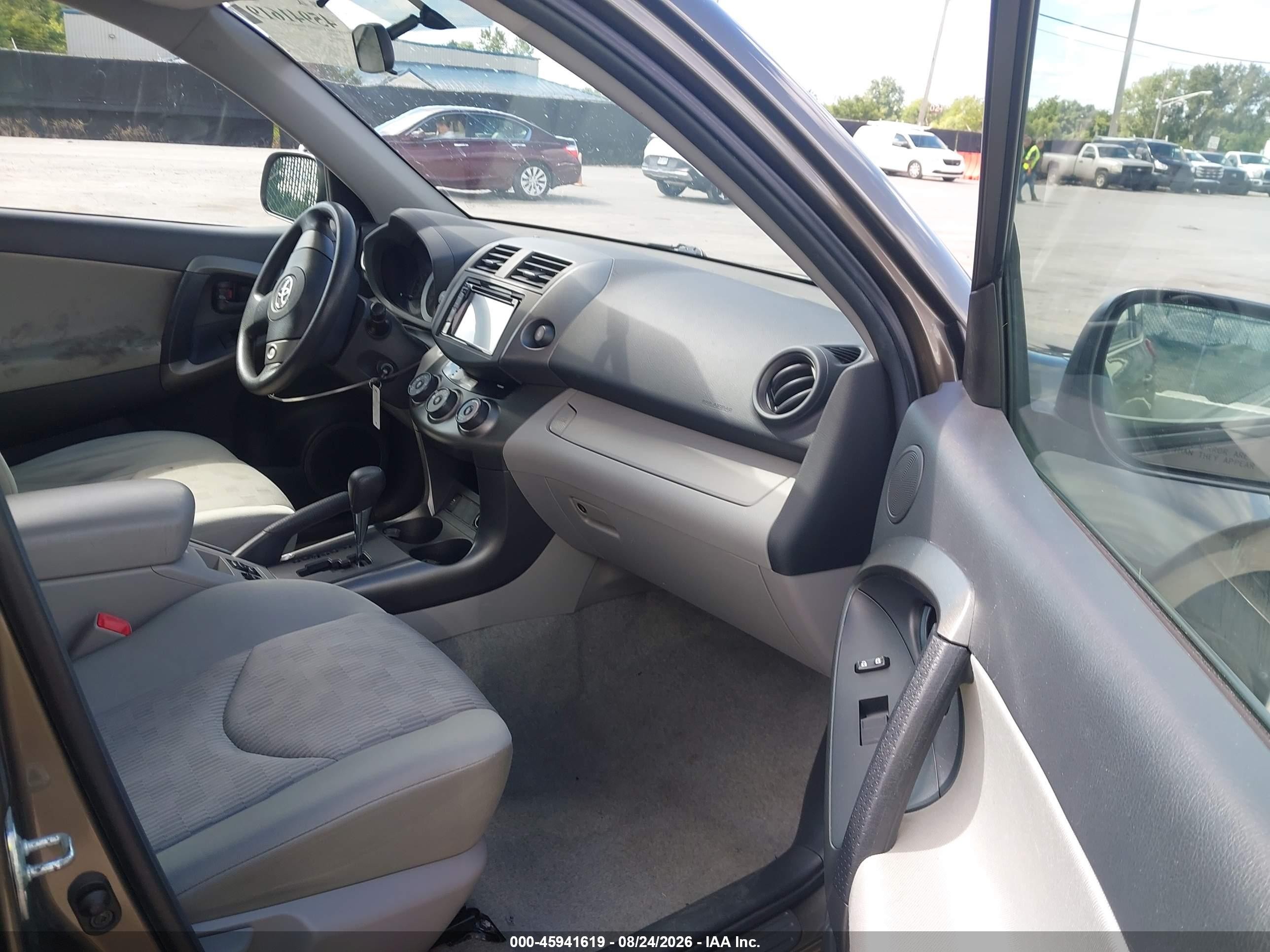 2011 Toyota Rav4   Gray vin: 2T3BF4DVXBW096495