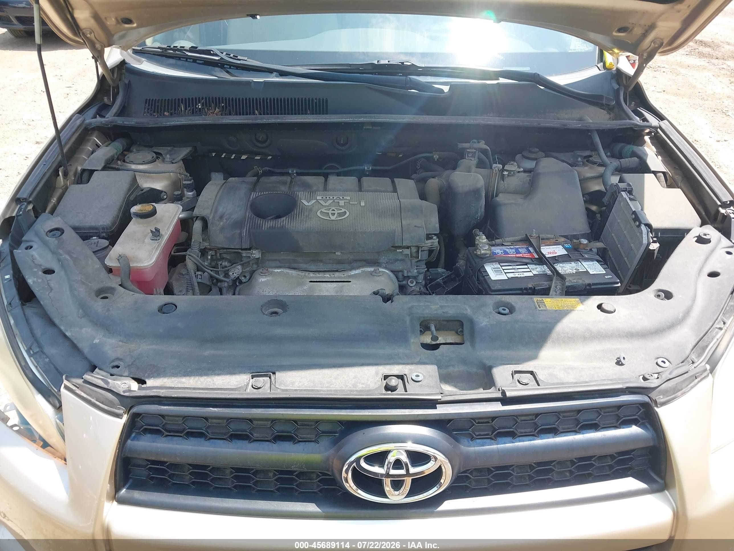2011 Toyota Rav4   Gold vin: 2T3BF4DVXBW098098