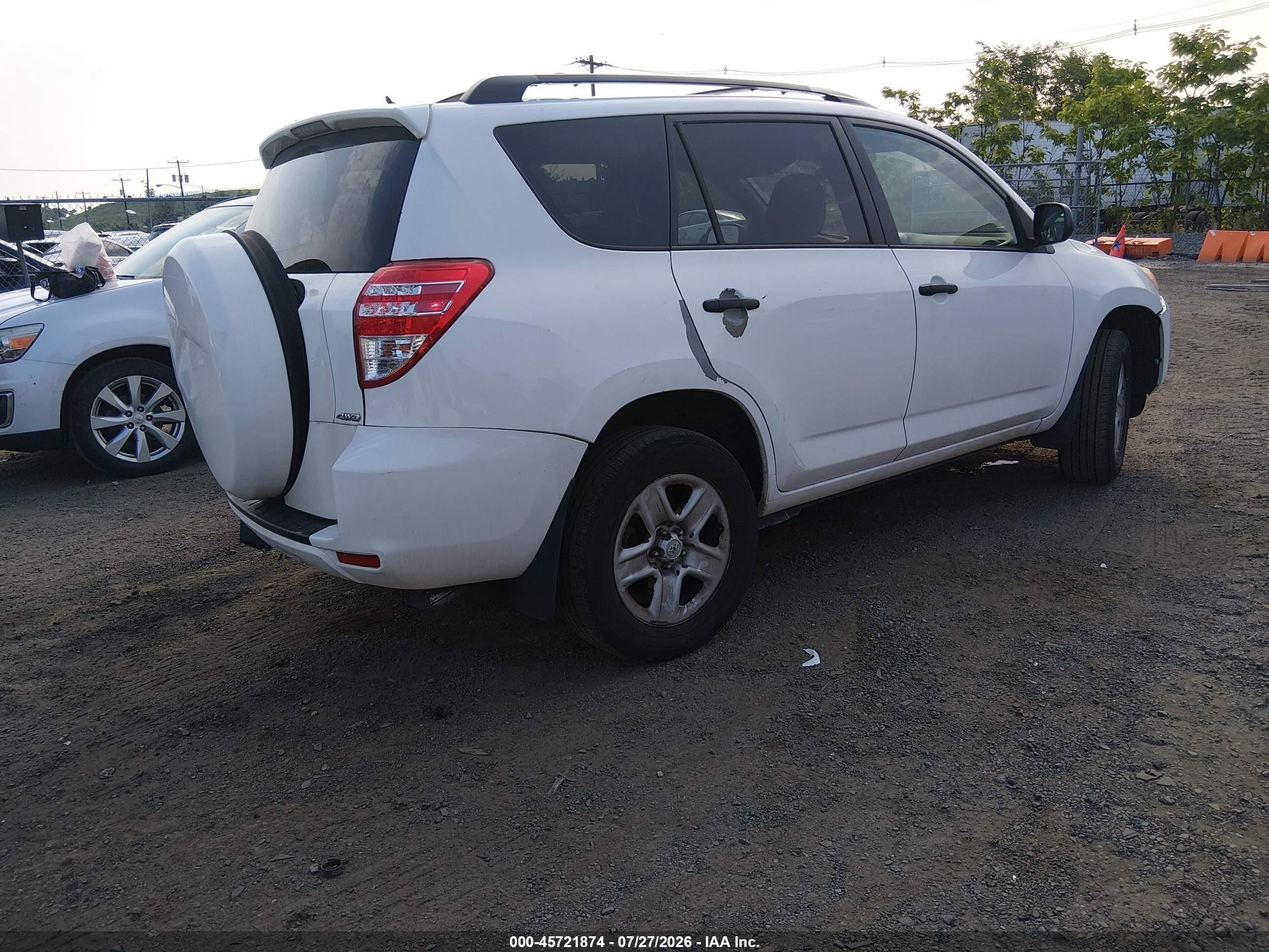 2011 Toyota Rav4   White vin: 2T3BF4DVXBW105132