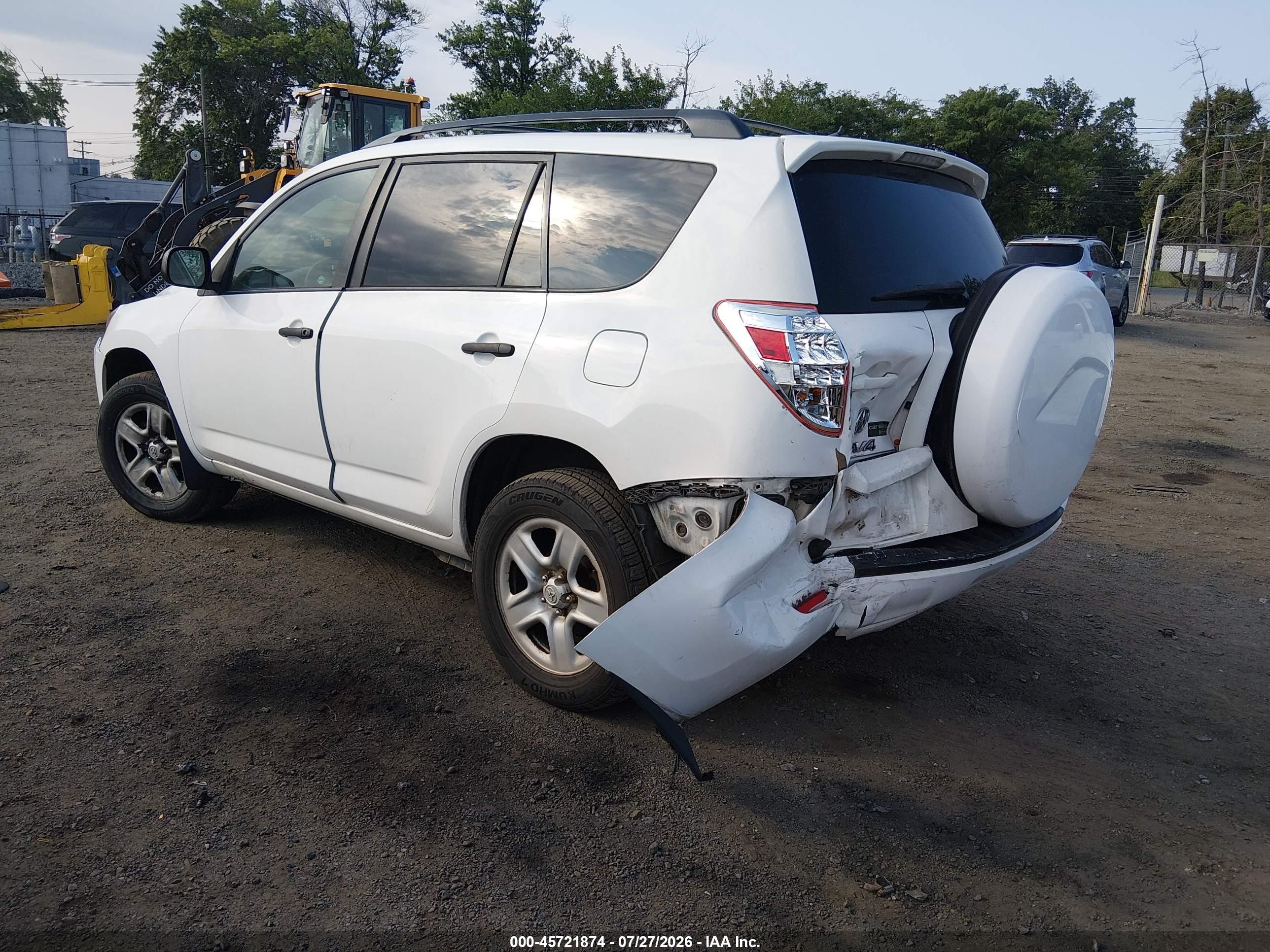 2011 Toyota Rav4   White vin: 2T3BF4DVXBW105132