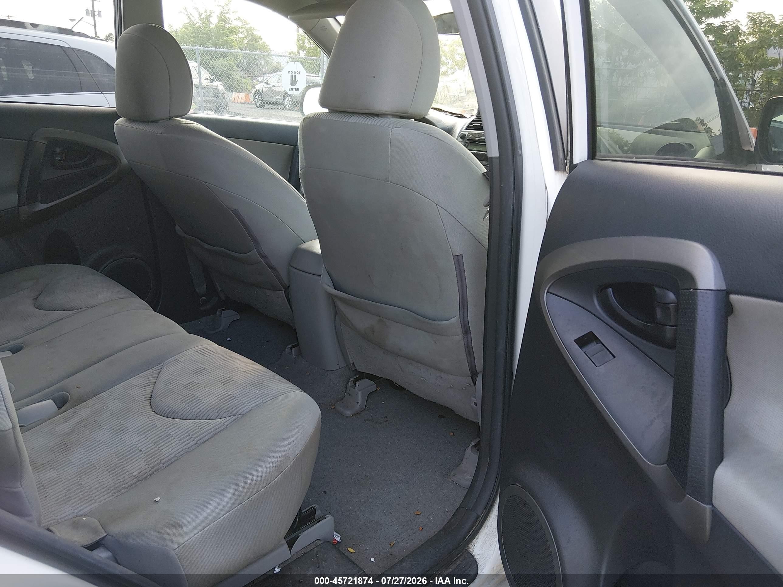 2011 Toyota Rav4   White vin: 2T3BF4DVXBW105132