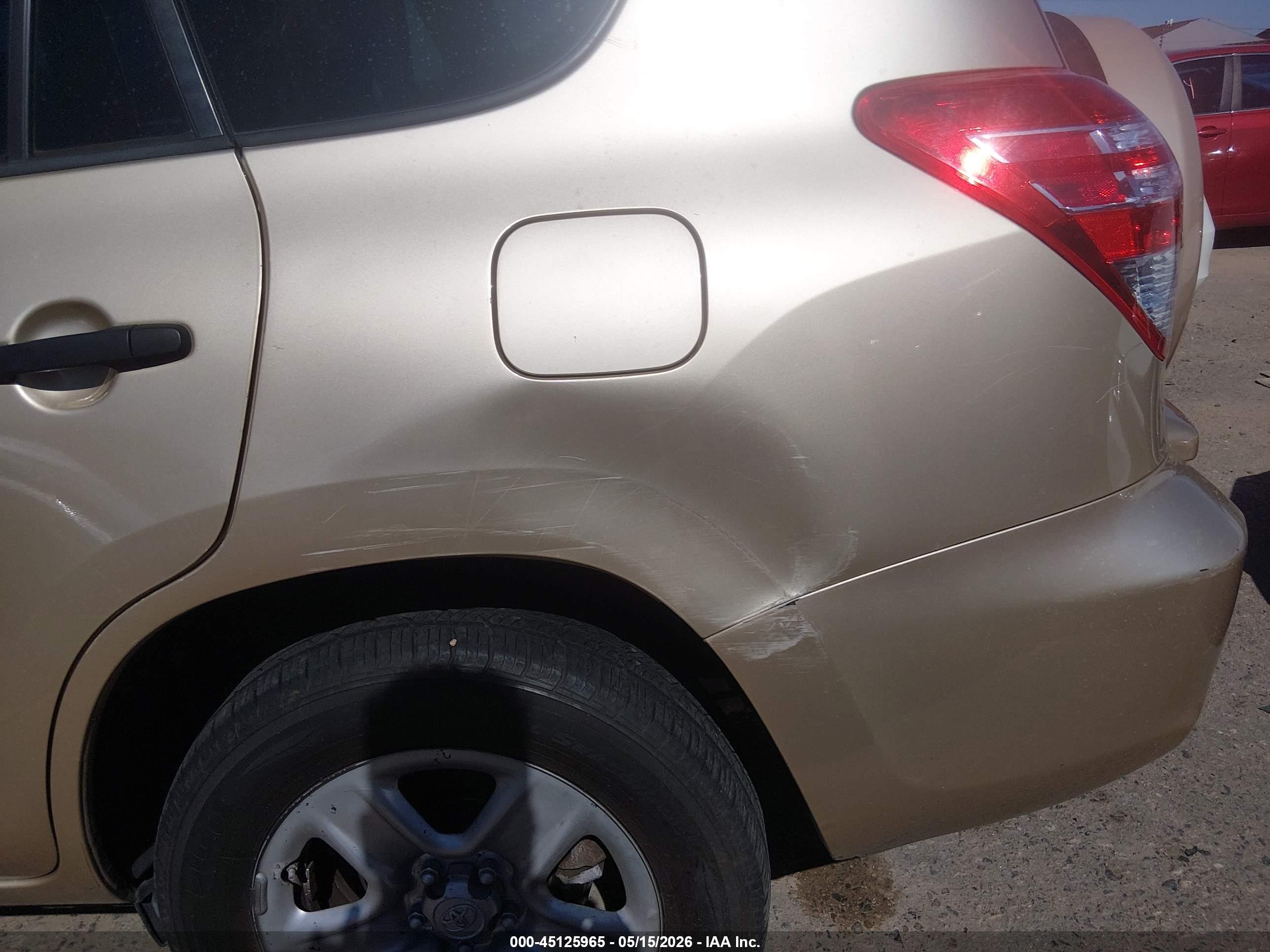 2011 Toyota Rav4 Champagne vin: 2T3BF4DVXBW105602