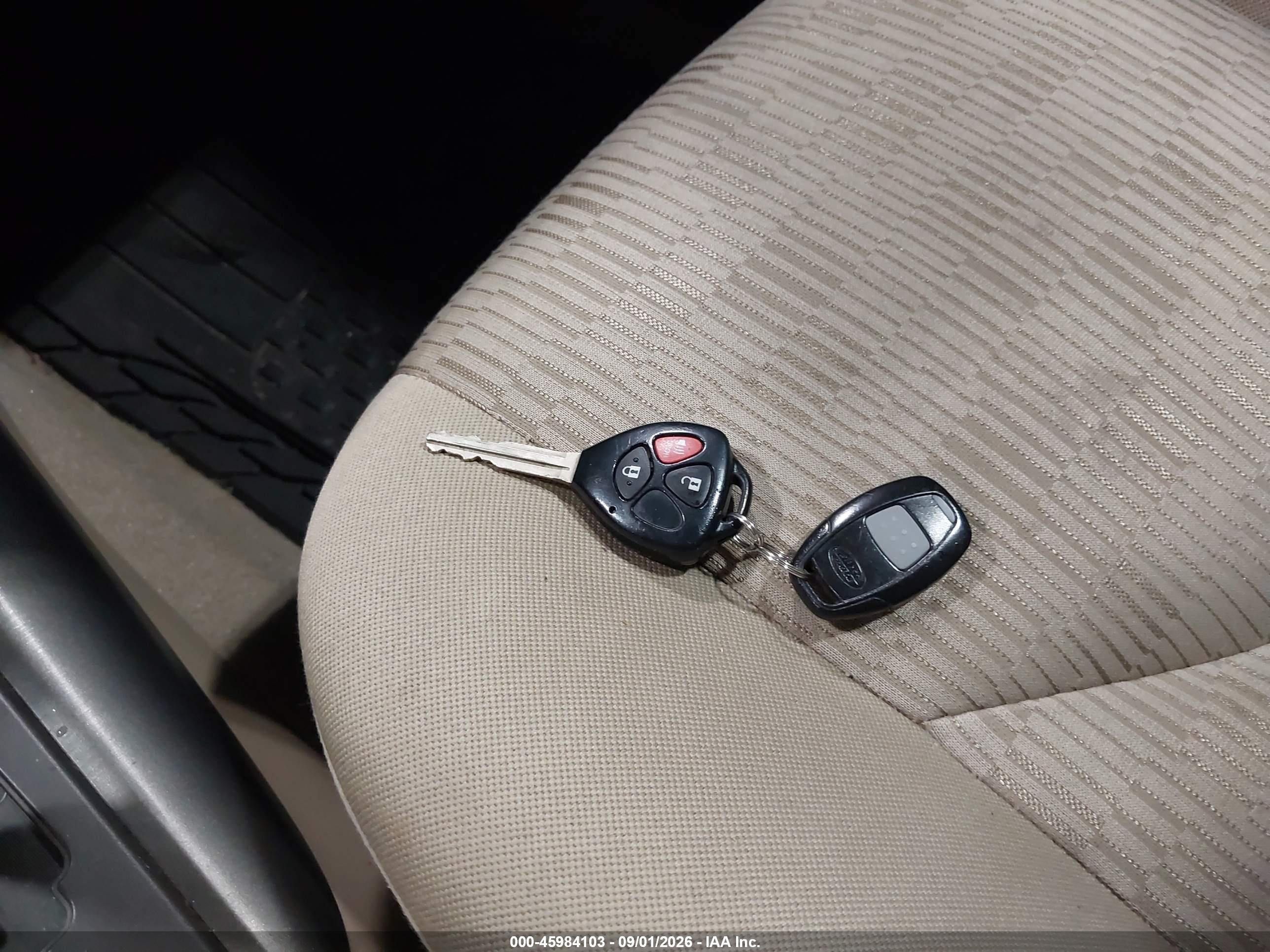 2011 Toyota Rav4   White vin: 2T3BF4DVXBW105793
