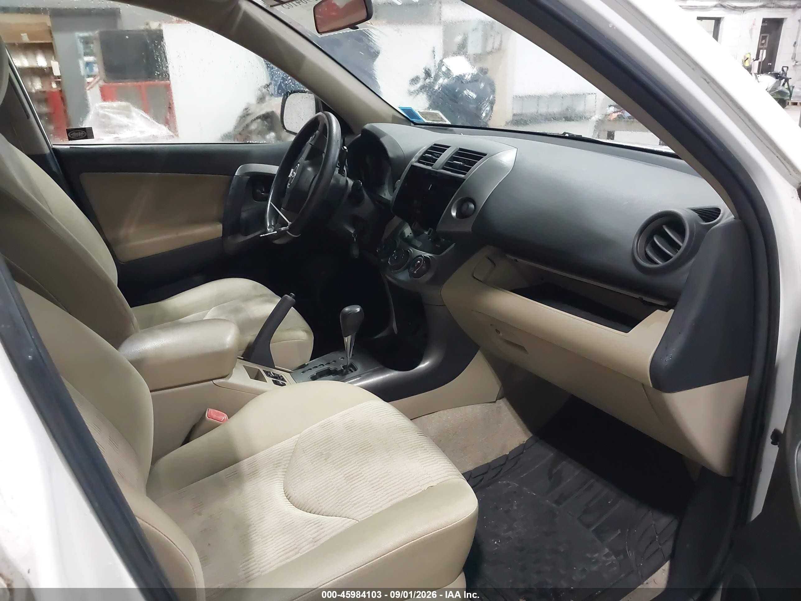 2011 Toyota Rav4   White vin: 2T3BF4DVXBW105793