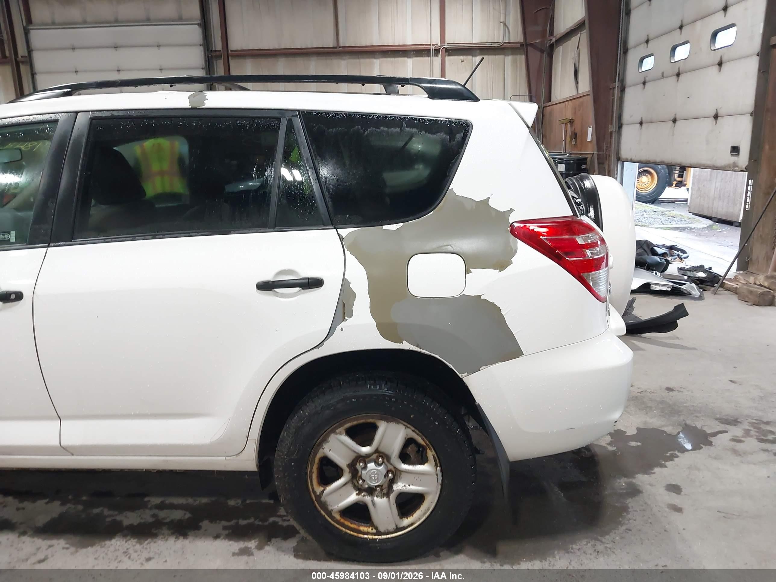 2011 Toyota Rav4   White vin: 2T3BF4DVXBW105793