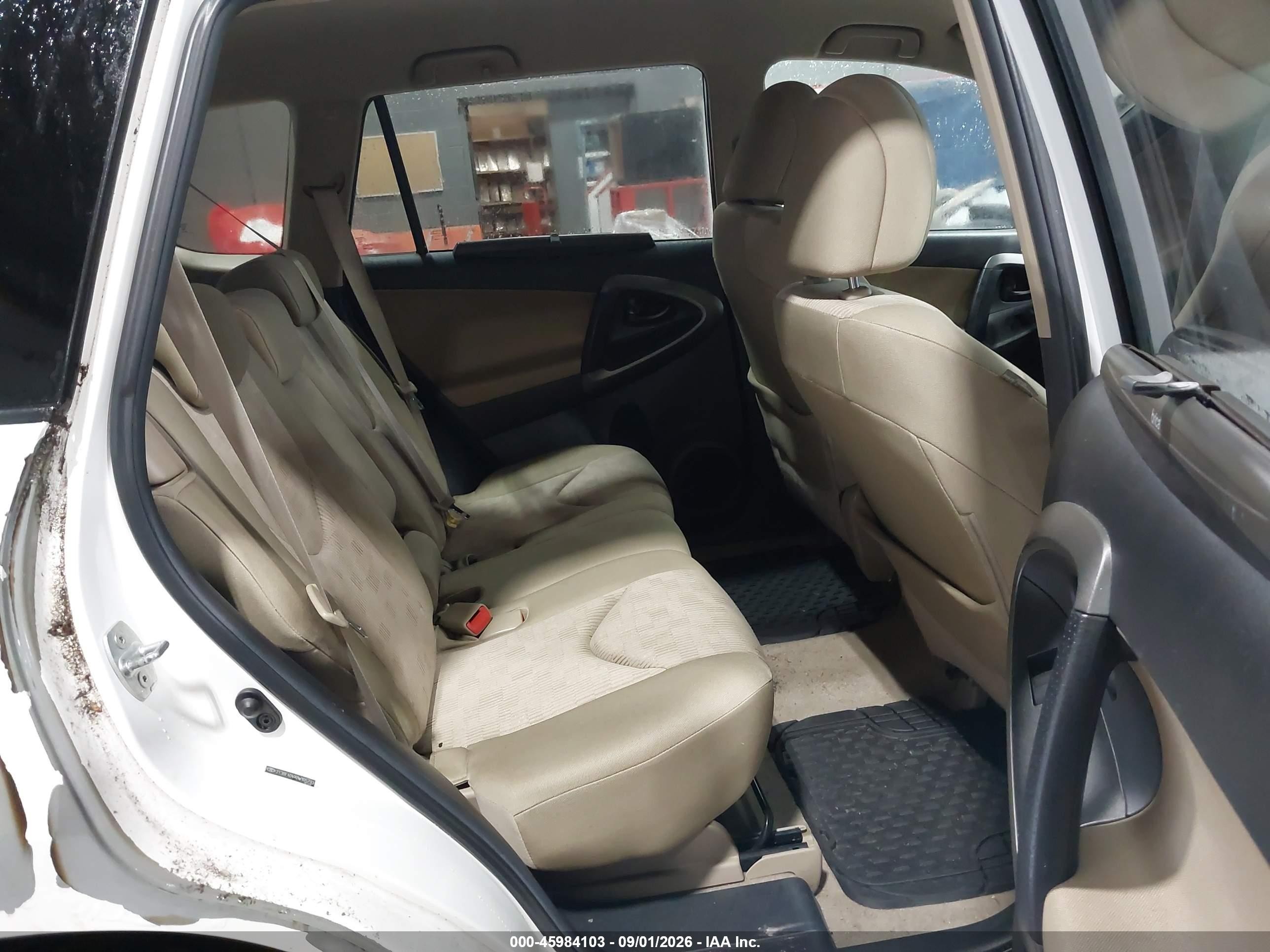 2011 Toyota Rav4   White vin: 2T3BF4DVXBW105793