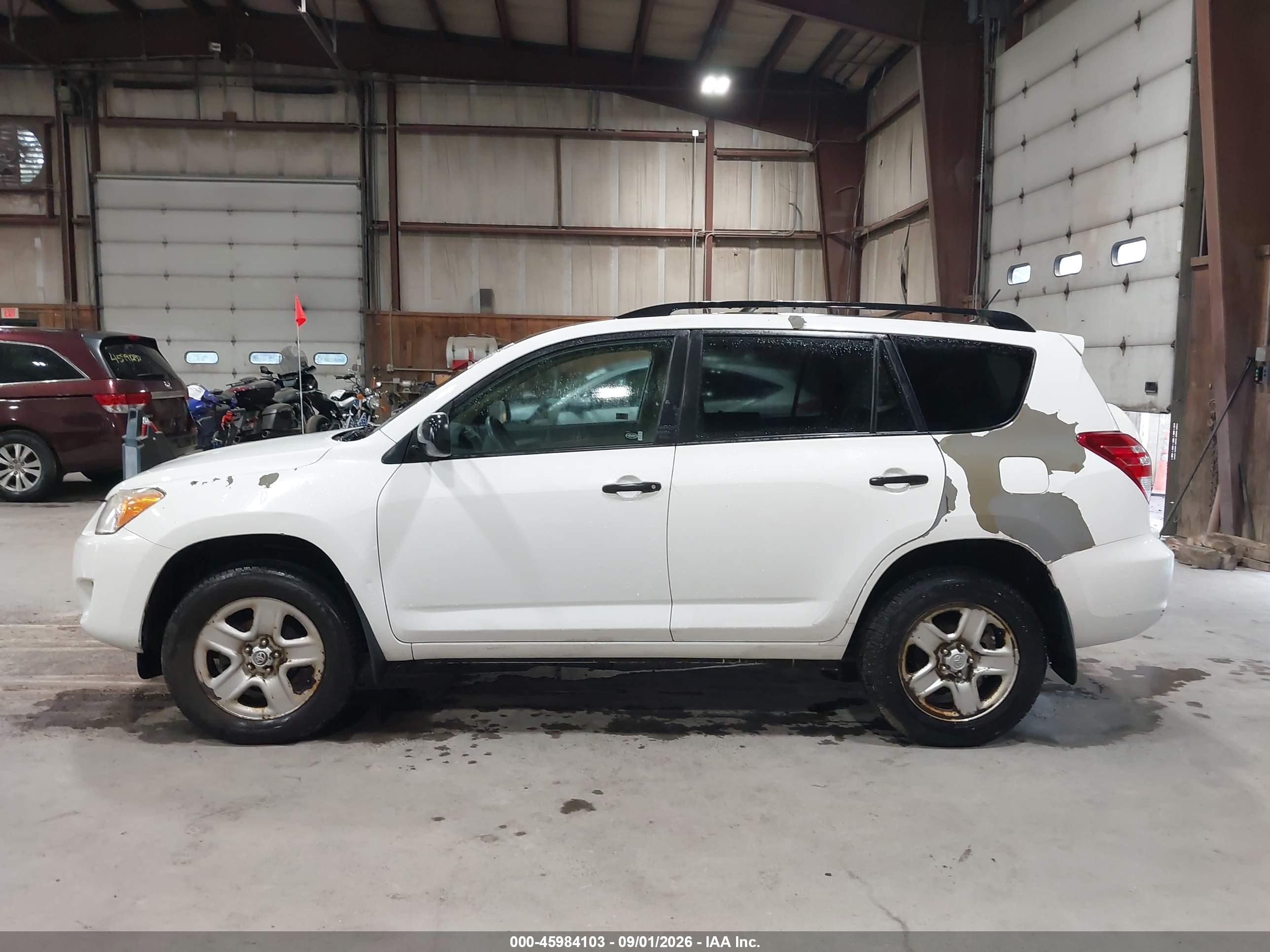 2011 Toyota Rav4   White vin: 2T3BF4DVXBW105793