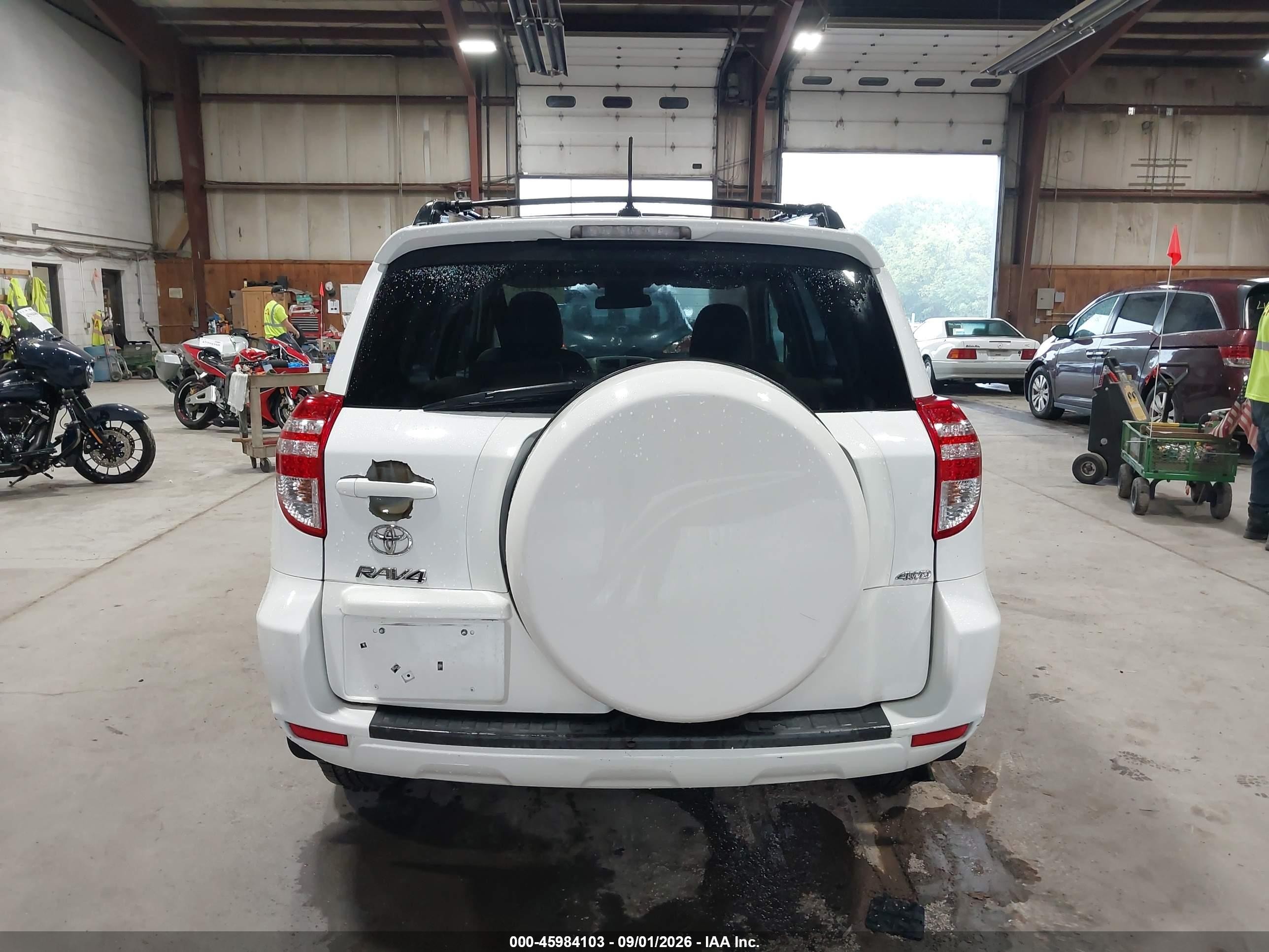 2011 Toyota Rav4   White vin: 2T3BF4DVXBW105793