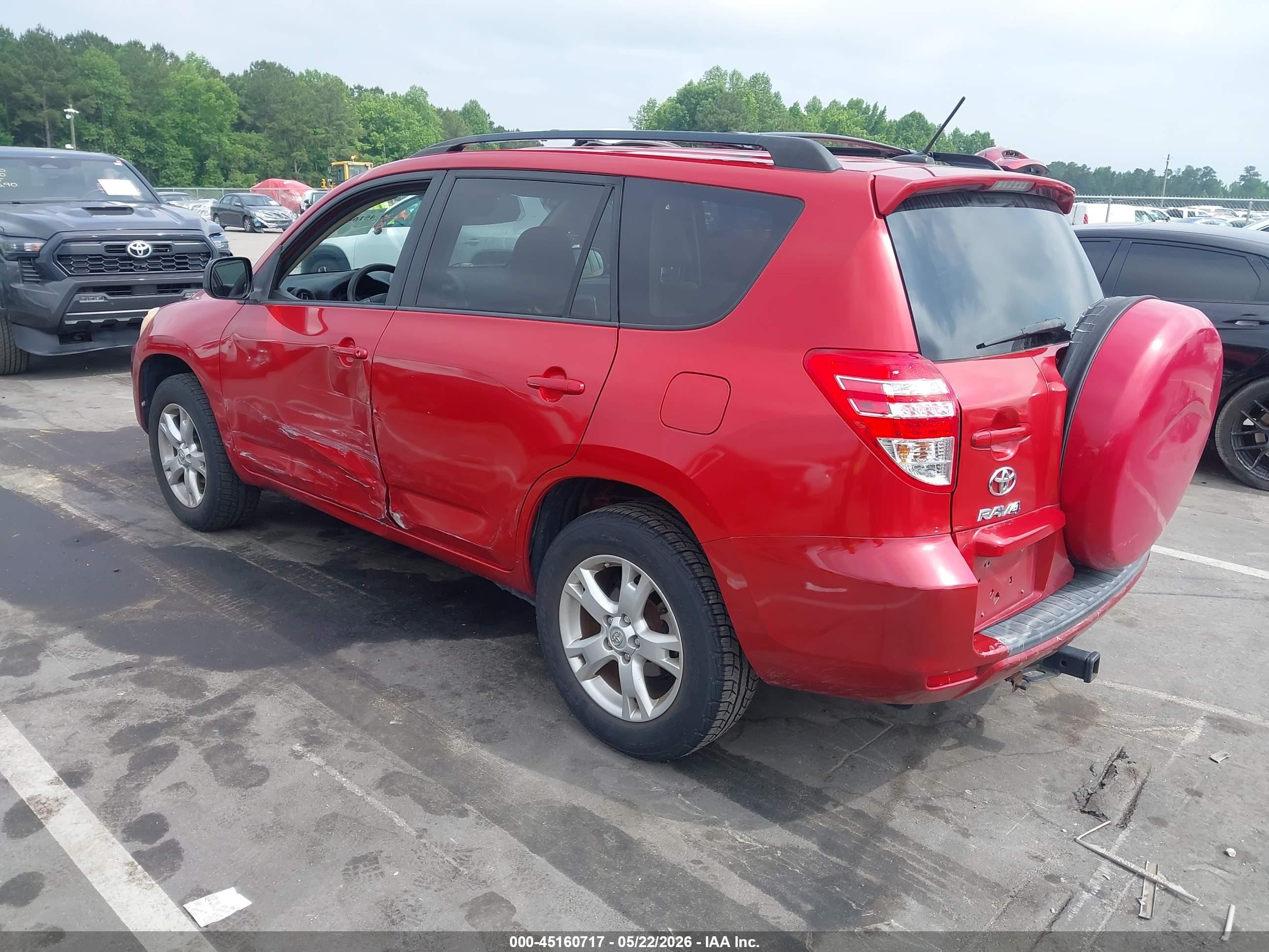 2011 Toyota Rav4   Red vin: 2T3BF4DVXBW106605
