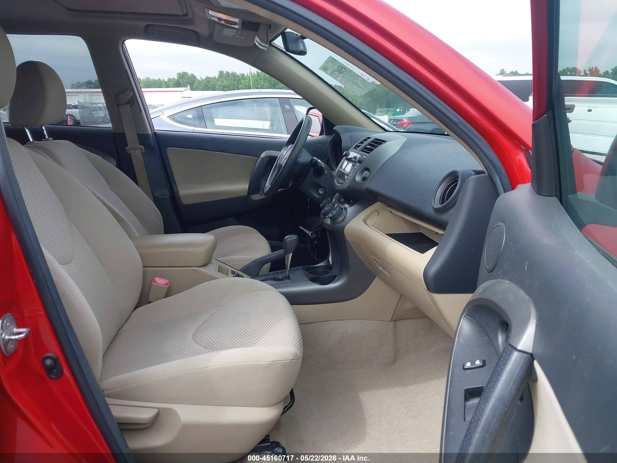 2011 Toyota Rav4   Red vin: 2T3BF4DVXBW106605