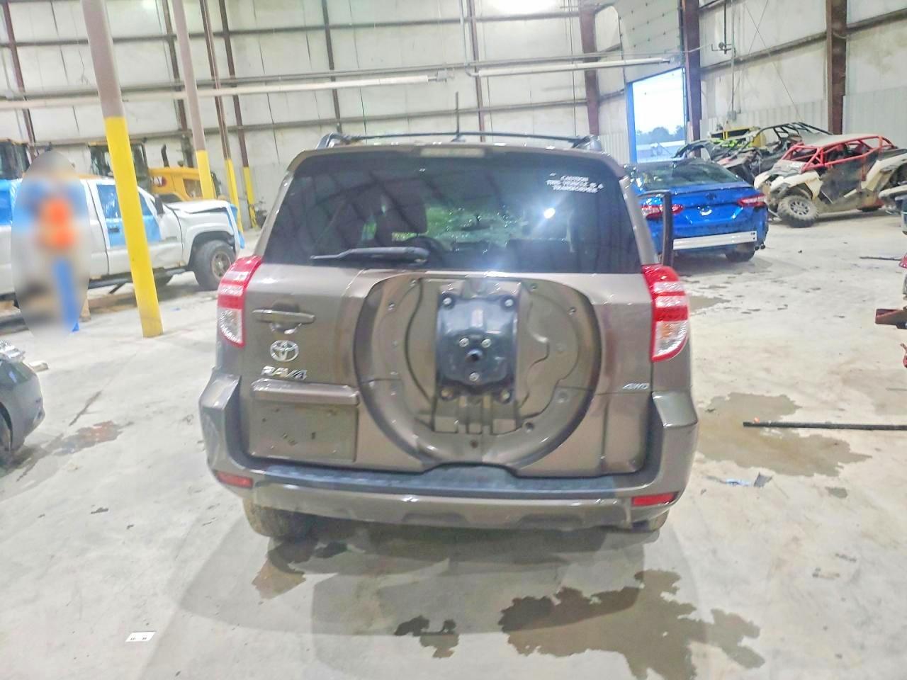 2011 Toyota Rav4 Base Коричневый vin: 2T3BF4DVXBW115384