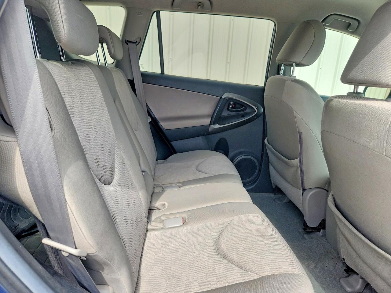 2011 Toyota Rav4 Base Blue vin: 2T3BF4DVXBW141919