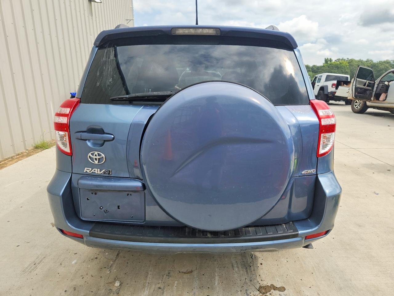 2011 Toyota Rav4 Base Blue vin: 2T3BF4DVXBW141919