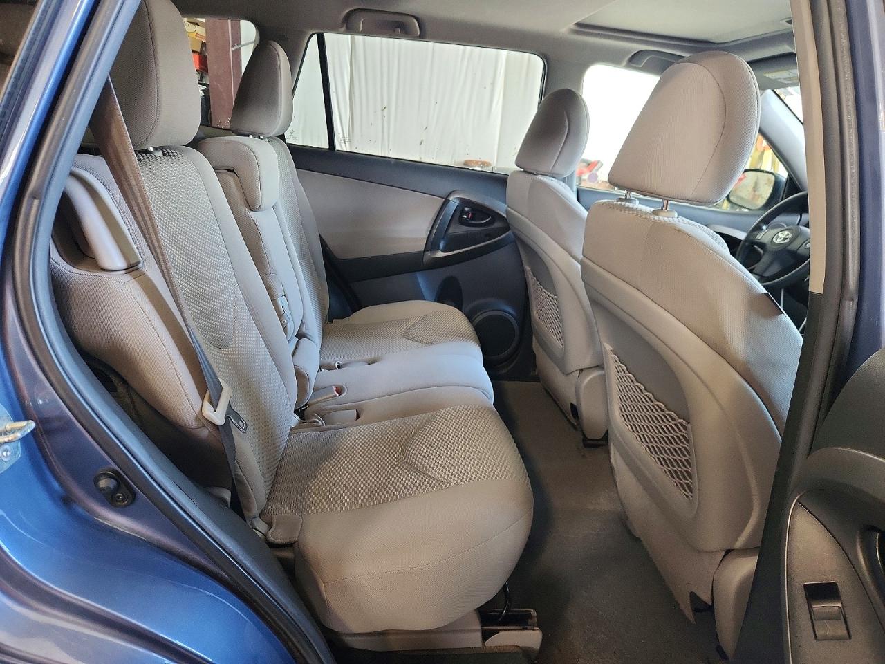 2011 Toyota Rav4 Base Blue vin: 2T3BF4DVXBW158221
