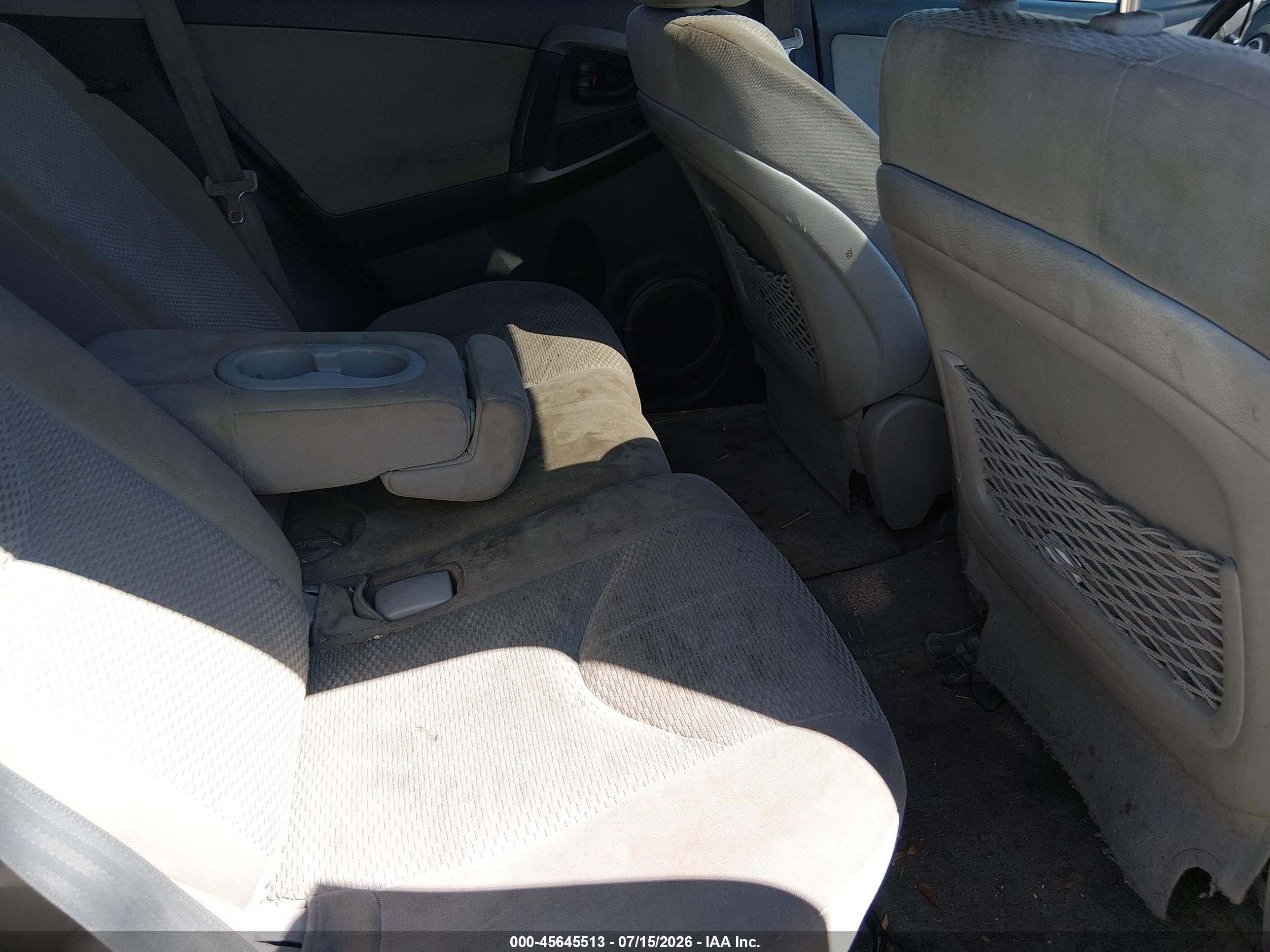 2011 Toyota Rav4   White vin: 2T3BF4DVXBW164391