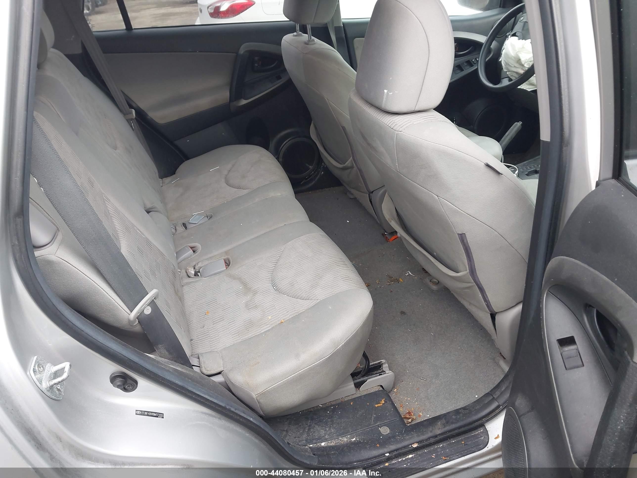 2011 Toyota Rav4   Silver vin: 2T3BF4DVXBW173205