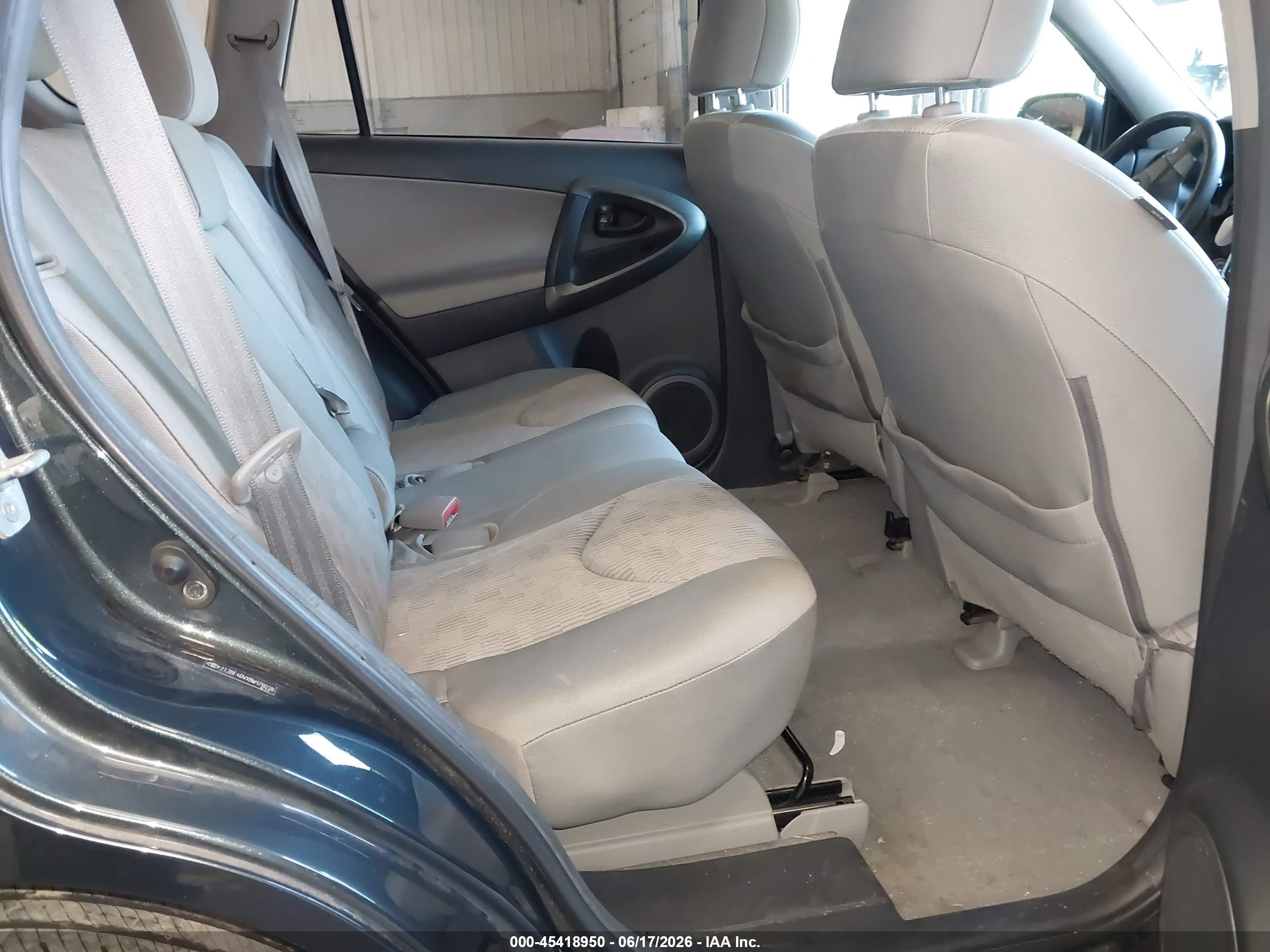 2011 Toyota Rav4   Gray vin: 2T3BF4DVXBW176038